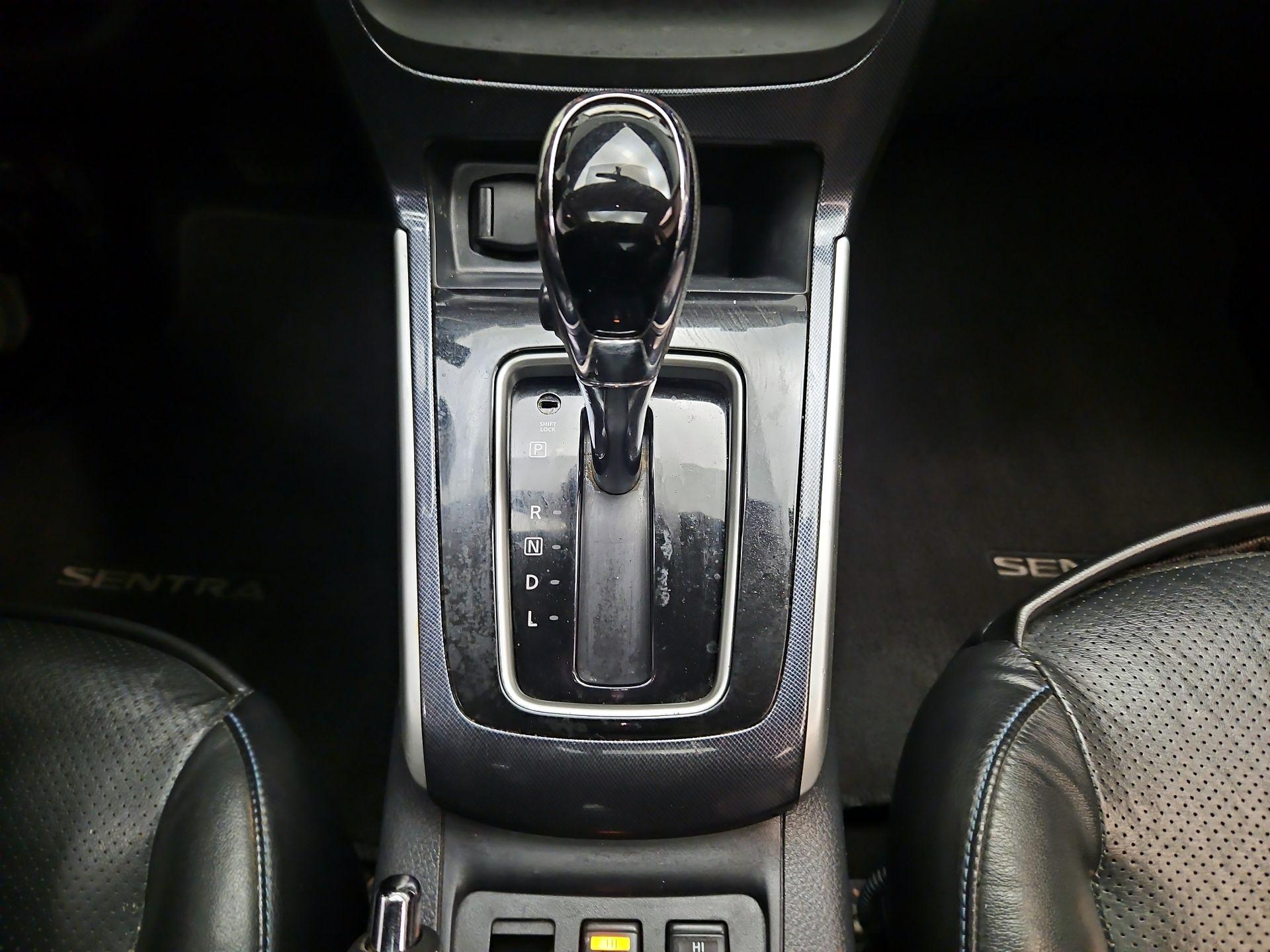 Thumbnail: 2016 Nissan Sentra - 18