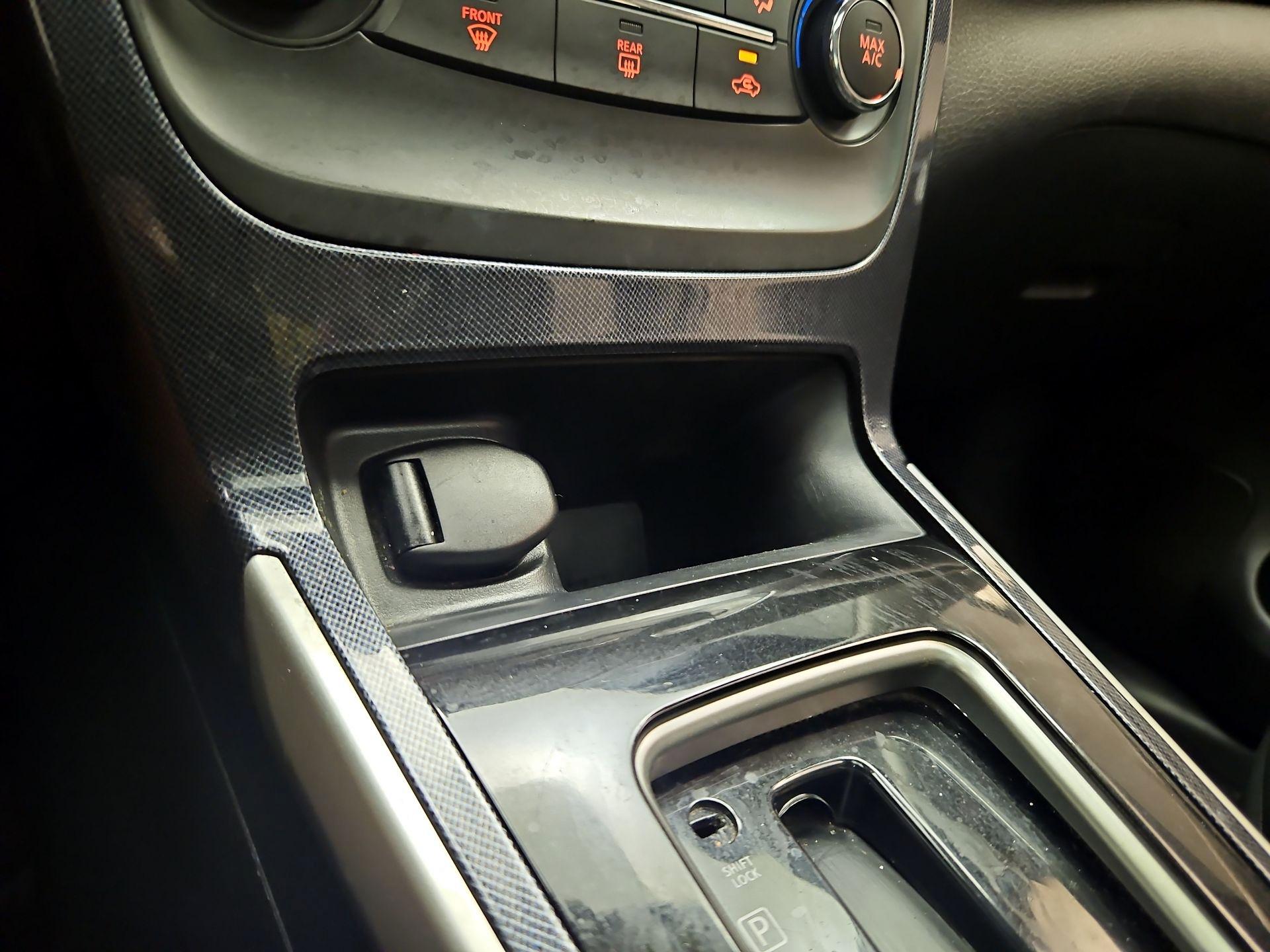 Thumbnail: 2016 Nissan Sentra - 19