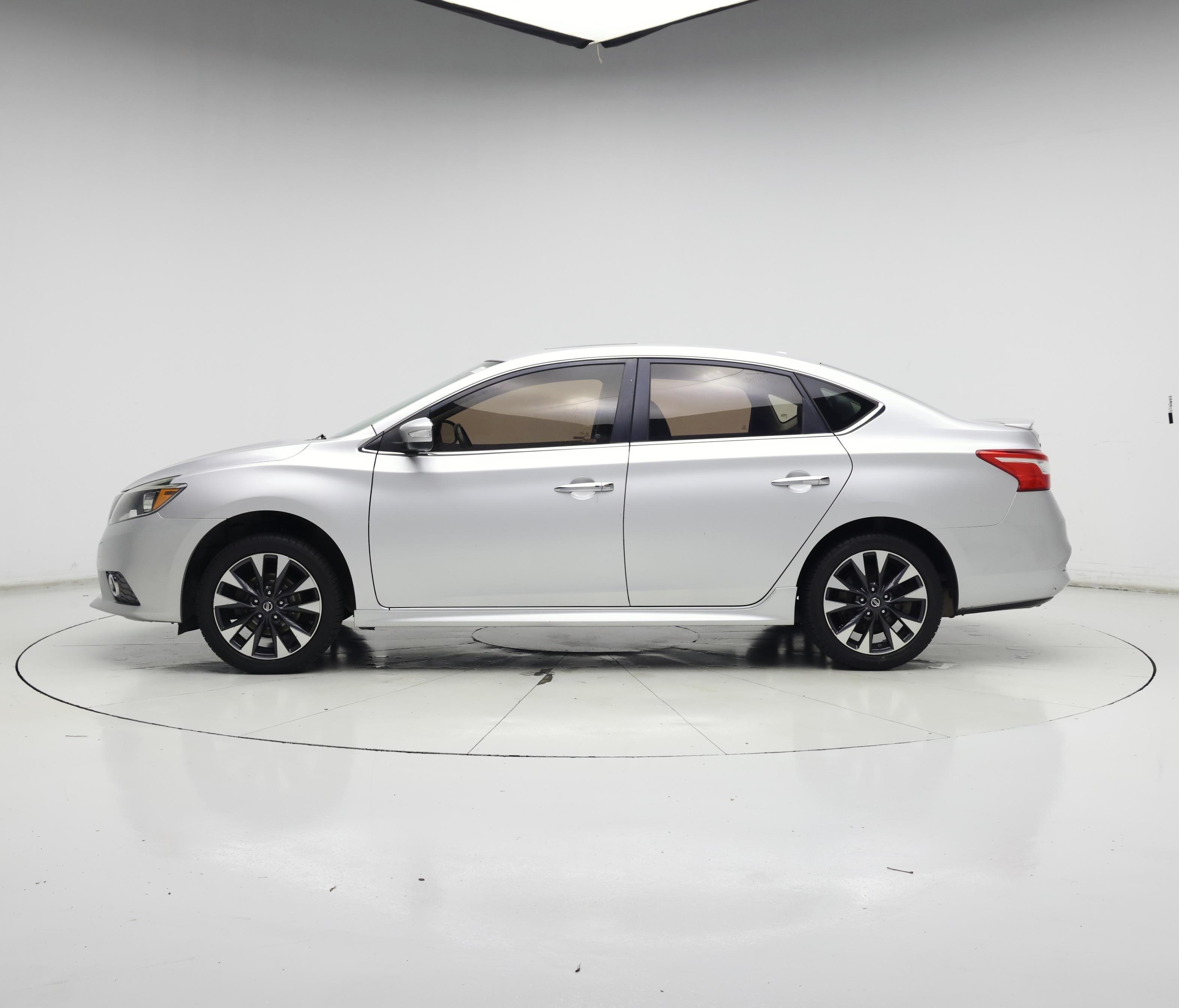 Thumbnail: 2016 Nissan Sentra - 3
