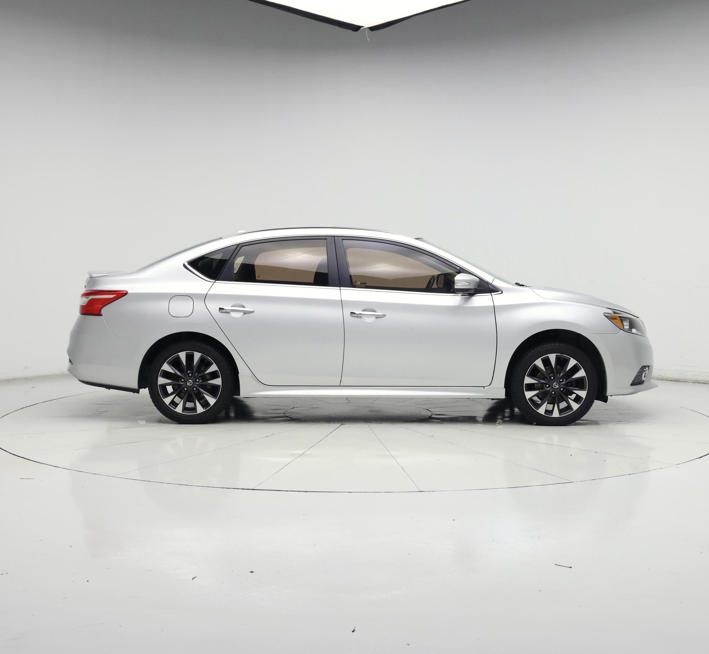 Thumbnail: 2016 Nissan Sentra - 7