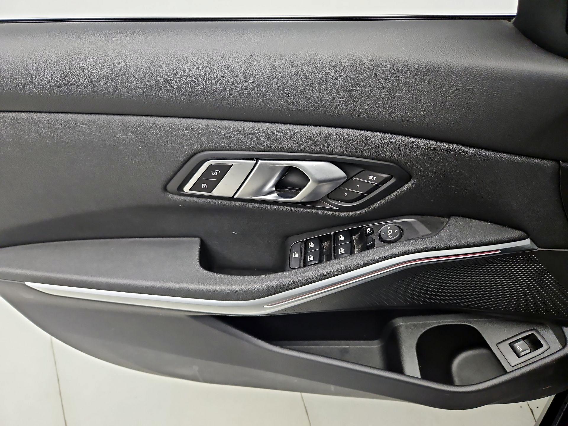 Thumbnail: 2020 BMW 3 Series - 12