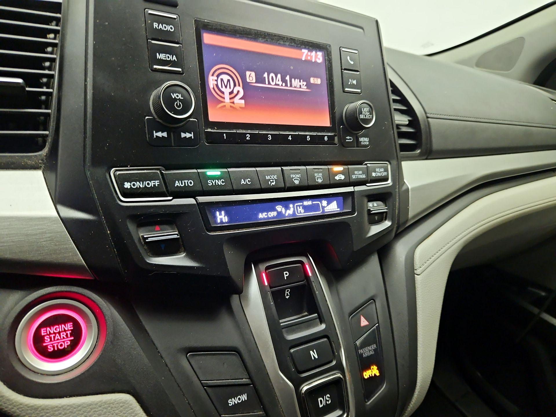 Thumbnail: 2019 Honda Odyssey - 16