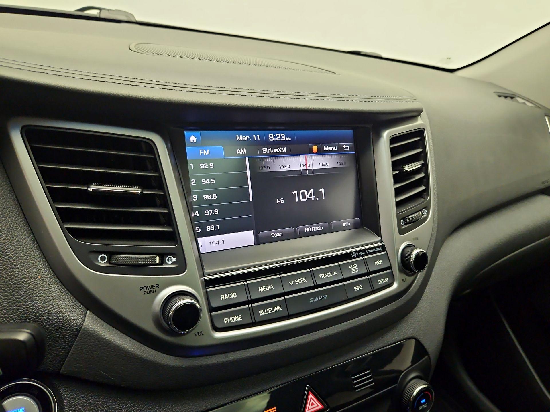 Thumbnail: 2016 Hyundai Tucson - 16