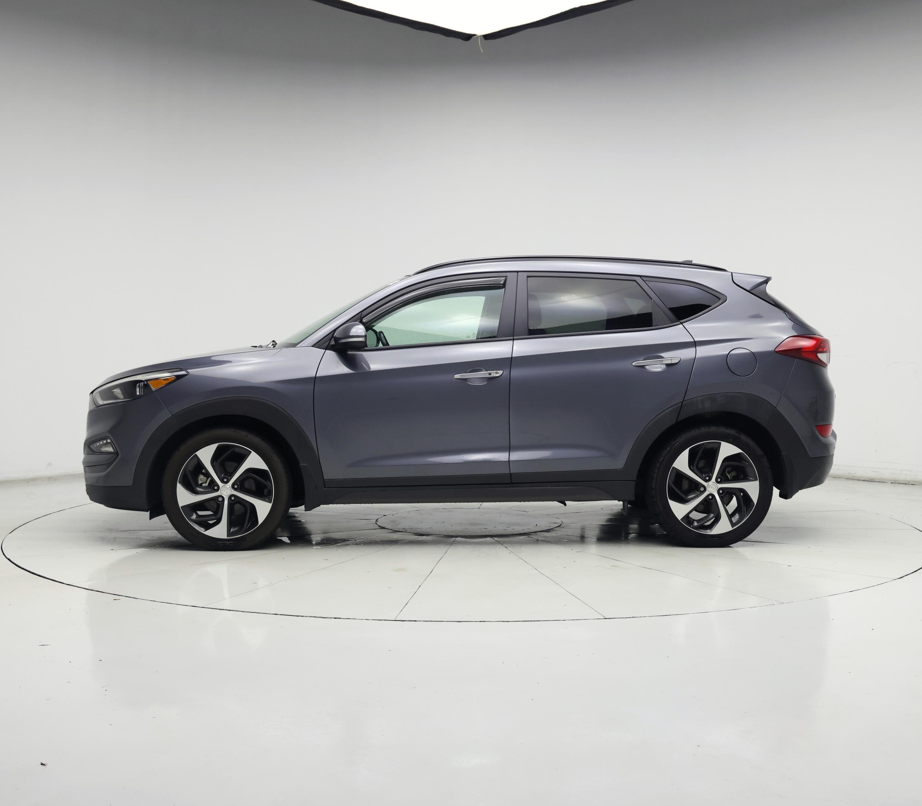 Thumbnail: 2016 Hyundai Tucson - 3