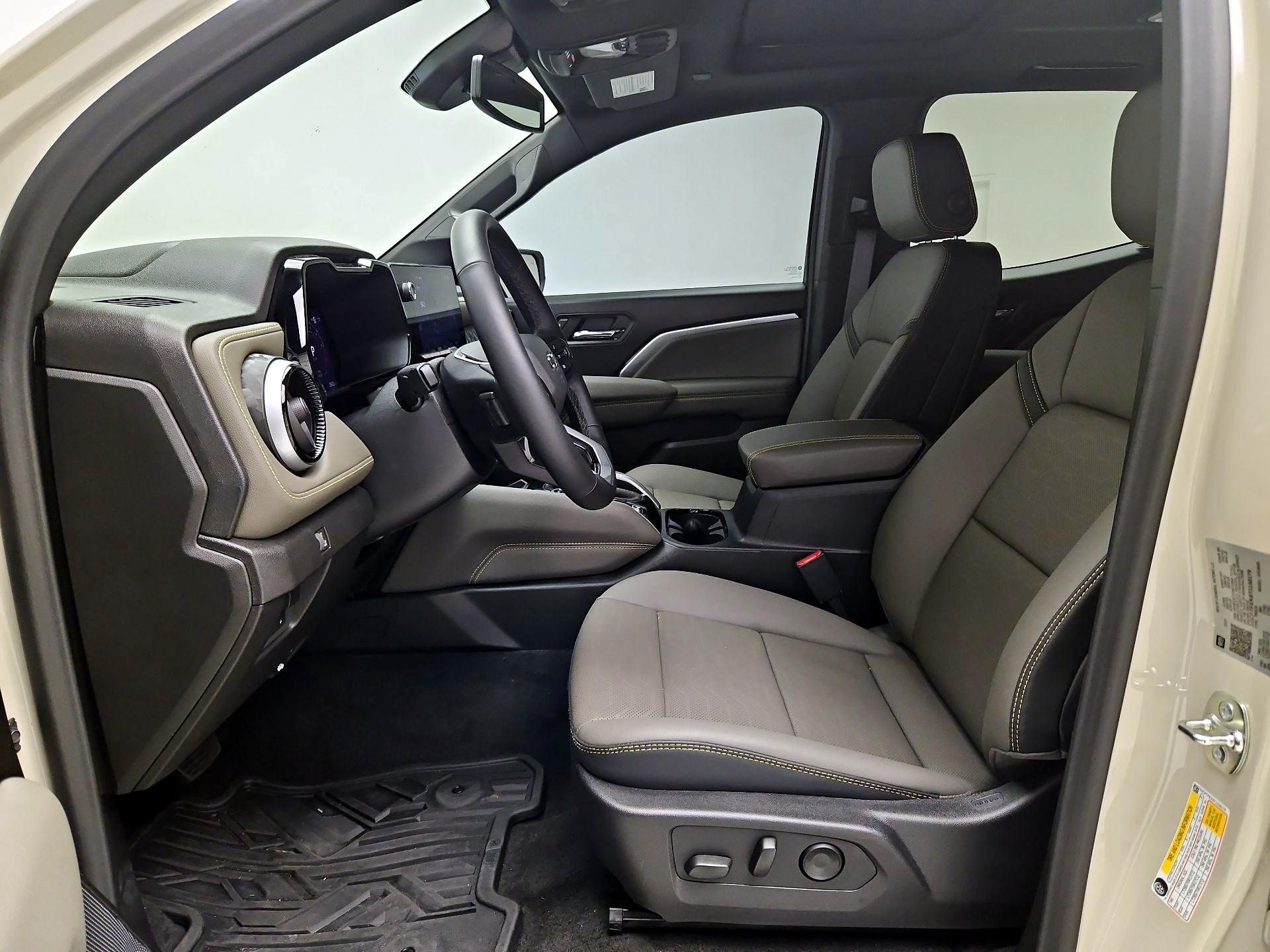 Thumbnail: 2026 Chevrolet Colorado - 11