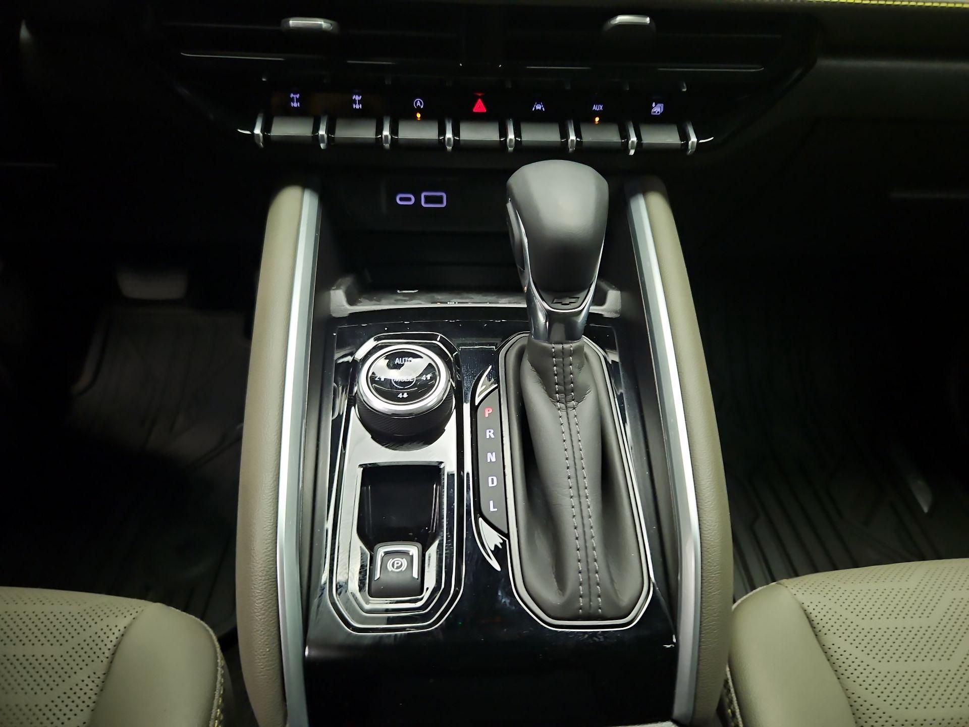 Thumbnail: 2026 Chevrolet Colorado - 16