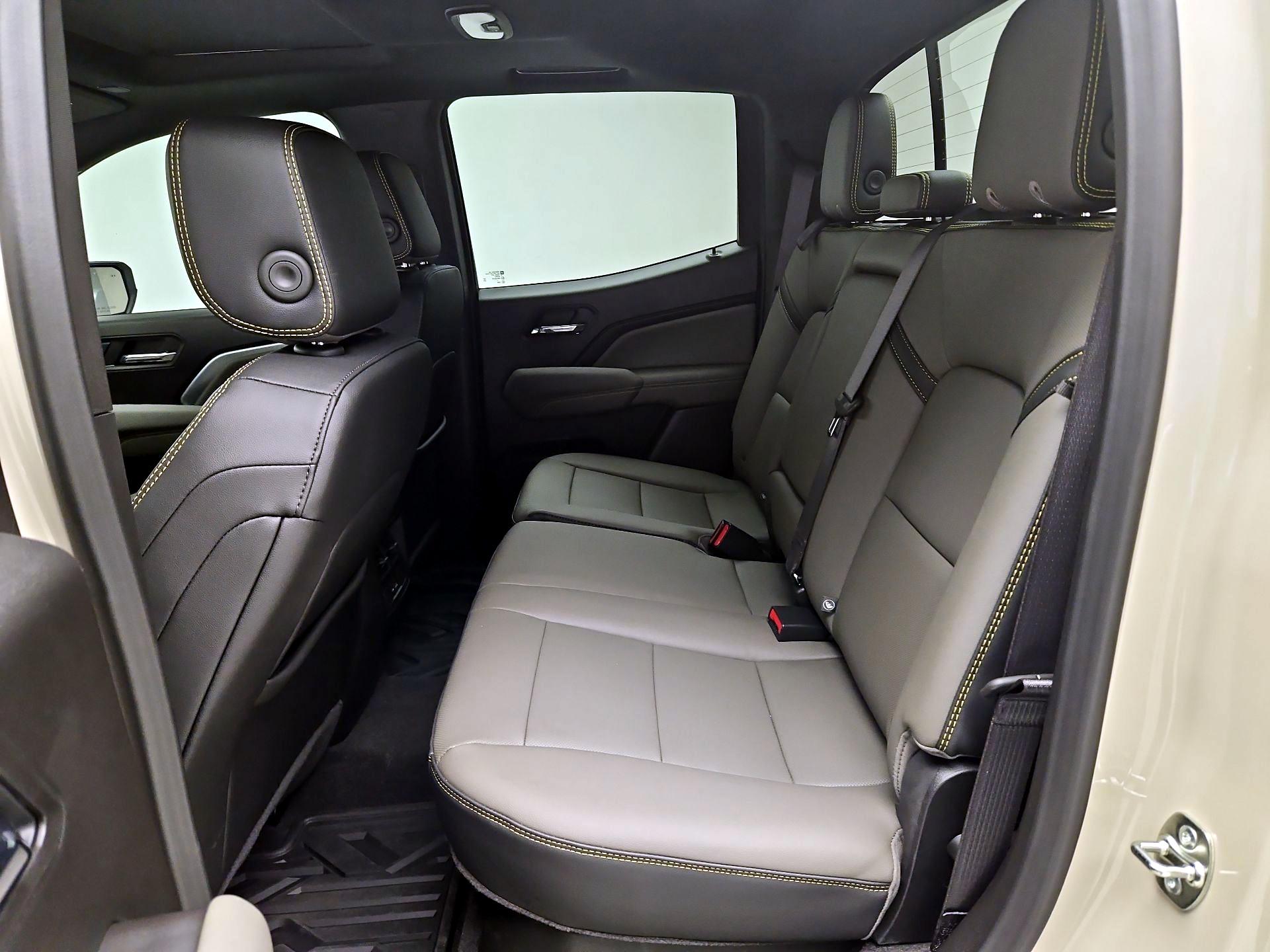 Thumbnail: 2026 Chevrolet Colorado - 17