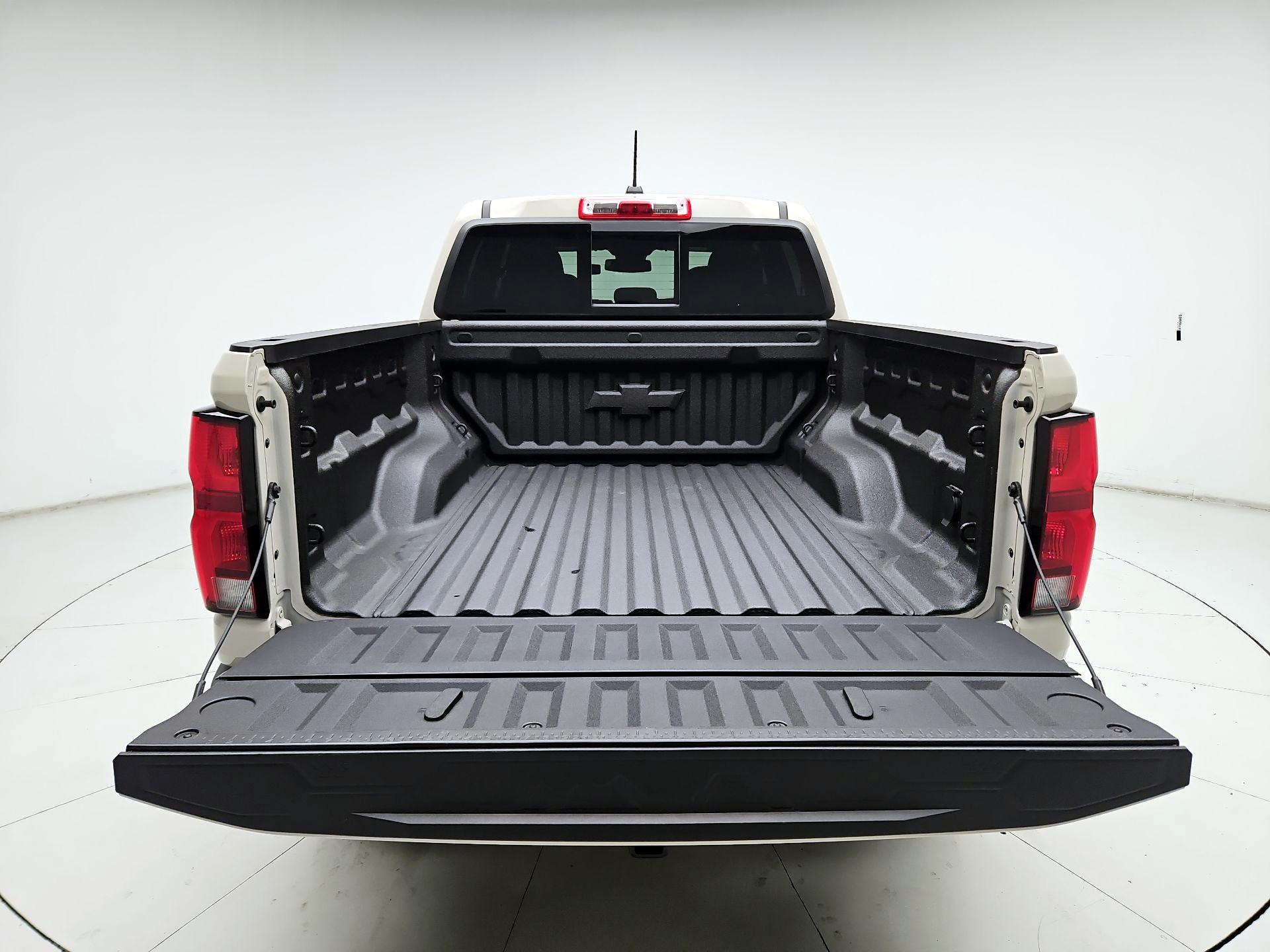 Thumbnail: 2026 Chevrolet Colorado - 18