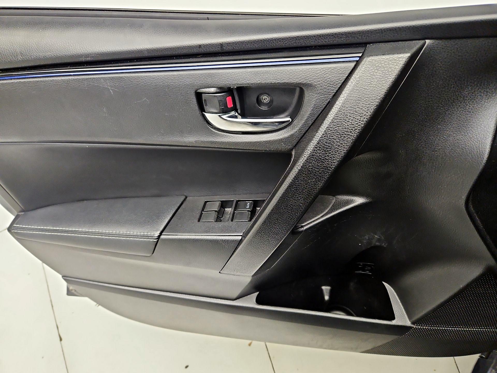 Thumbnail: 2019 Toyota Corolla - 12