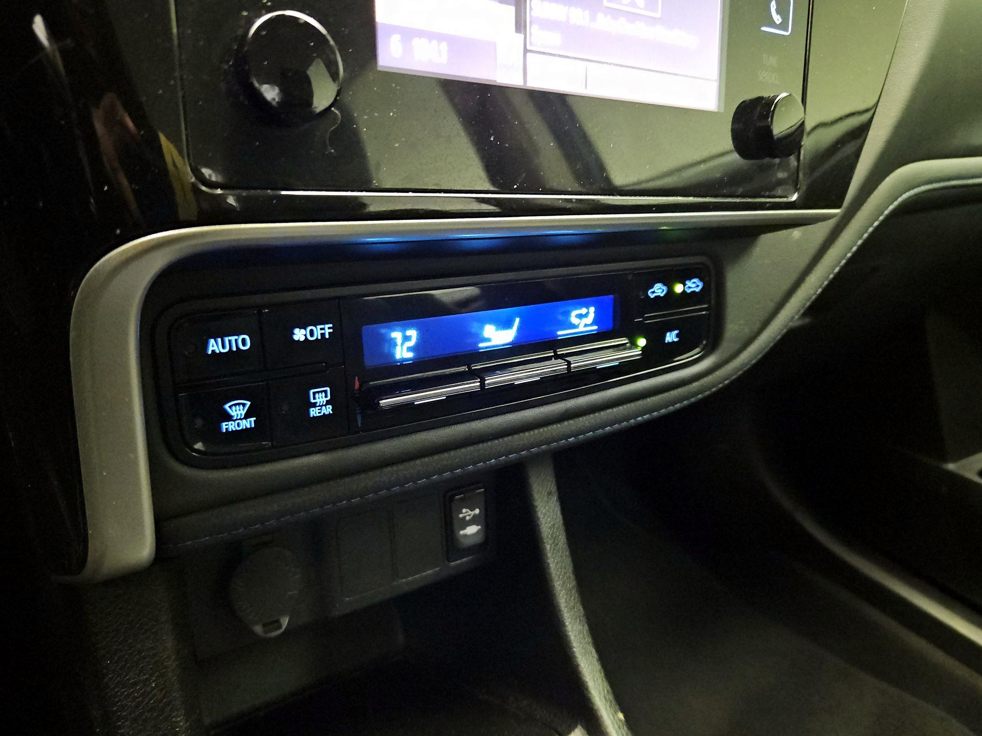 Thumbnail: 2019 Toyota Corolla - 16