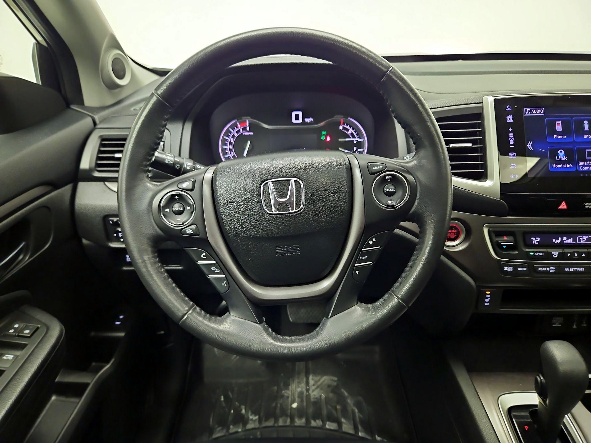 Thumbnail: 2017 Honda Pilot - 10