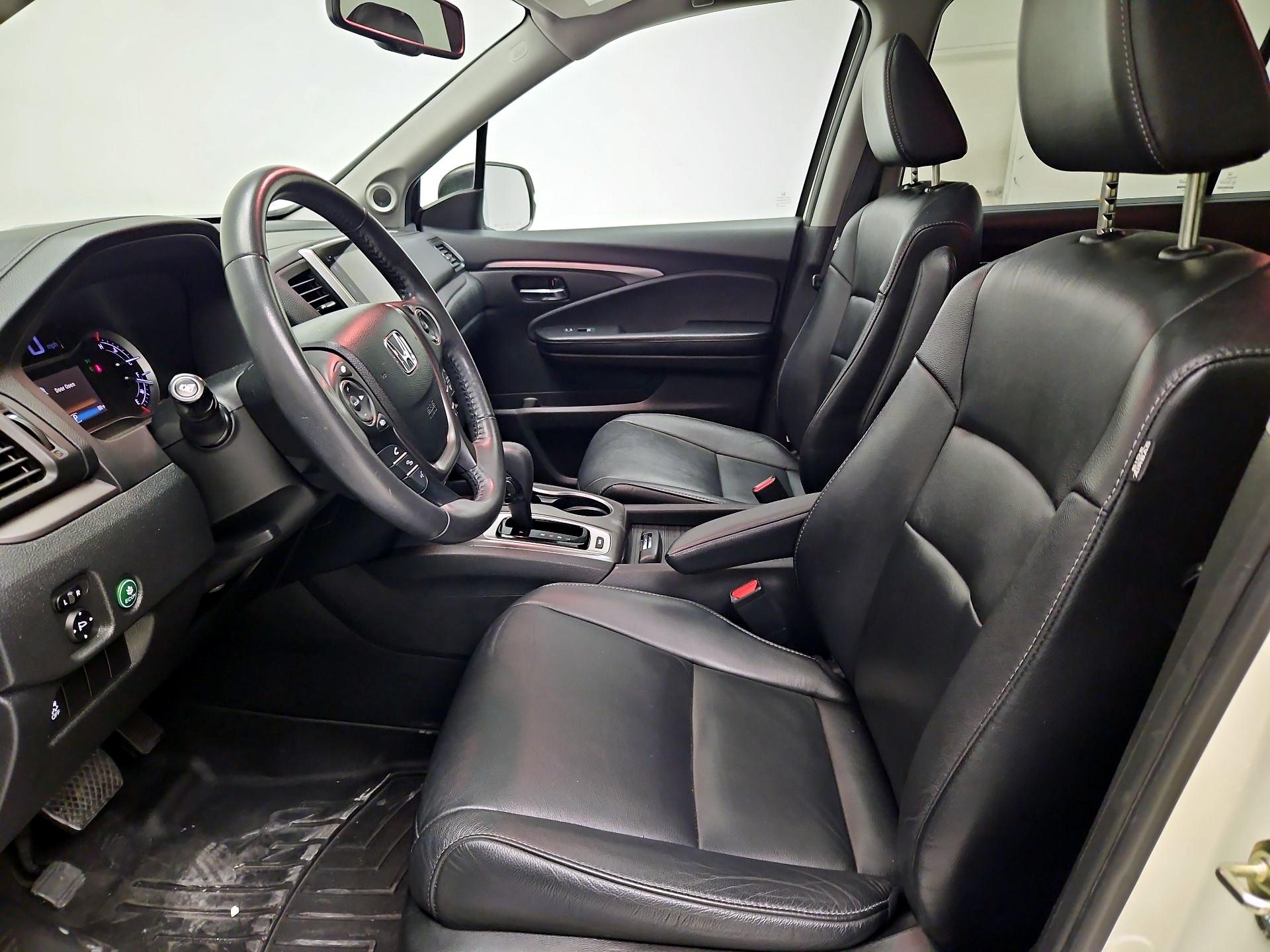 Thumbnail: 2017 Honda Pilot - 11