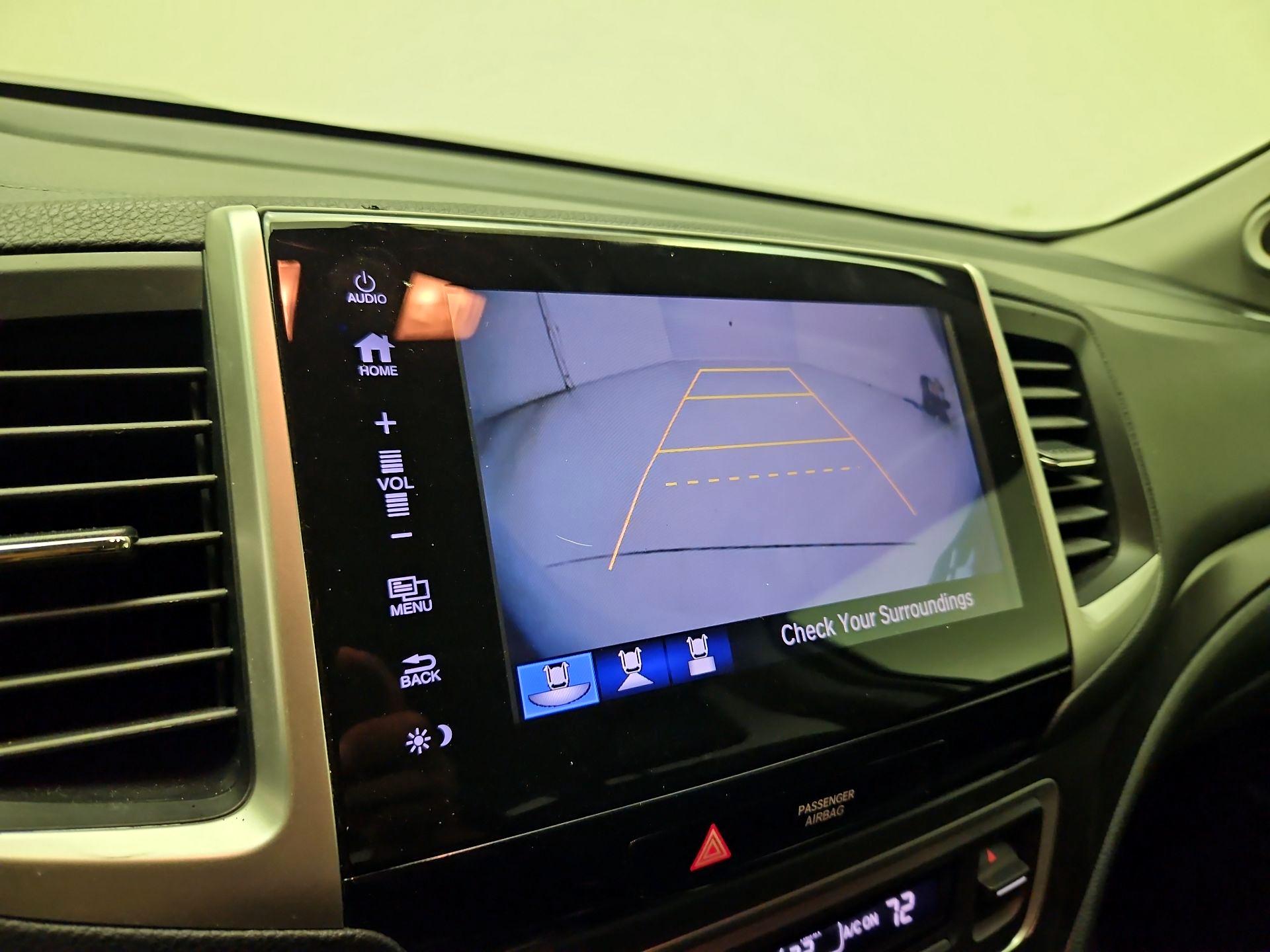 Thumbnail: 2017 Honda Pilot - 14