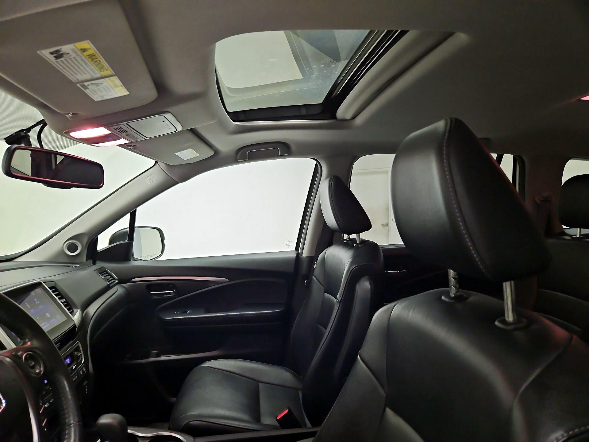 Thumbnail: 2017 Honda Pilot - 19