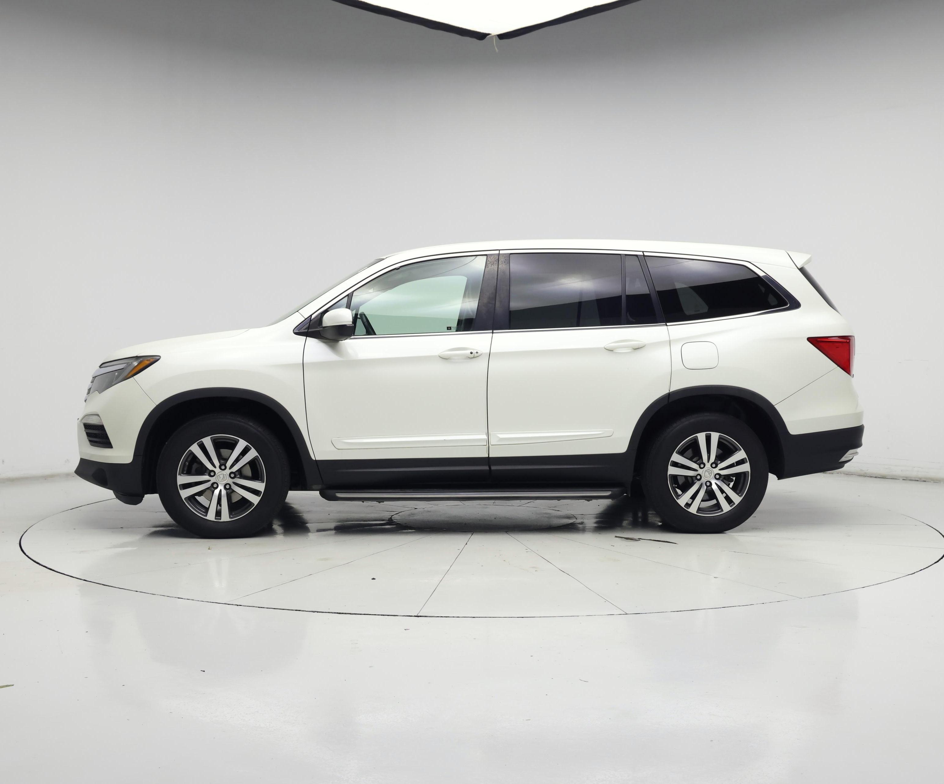 Thumbnail: 2017 Honda Pilot - 3