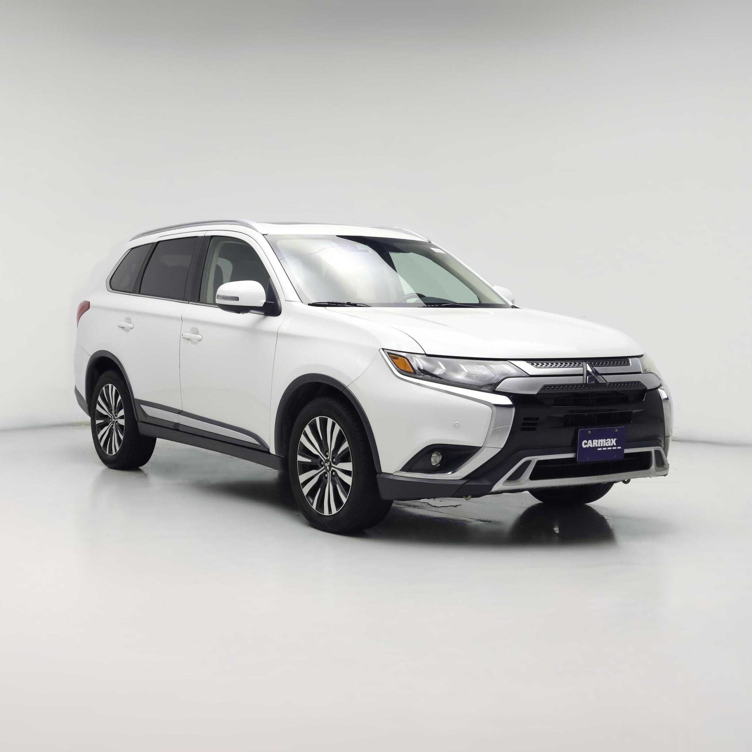 Thumbnail: 2019 Mitsubishi Outlander - 1