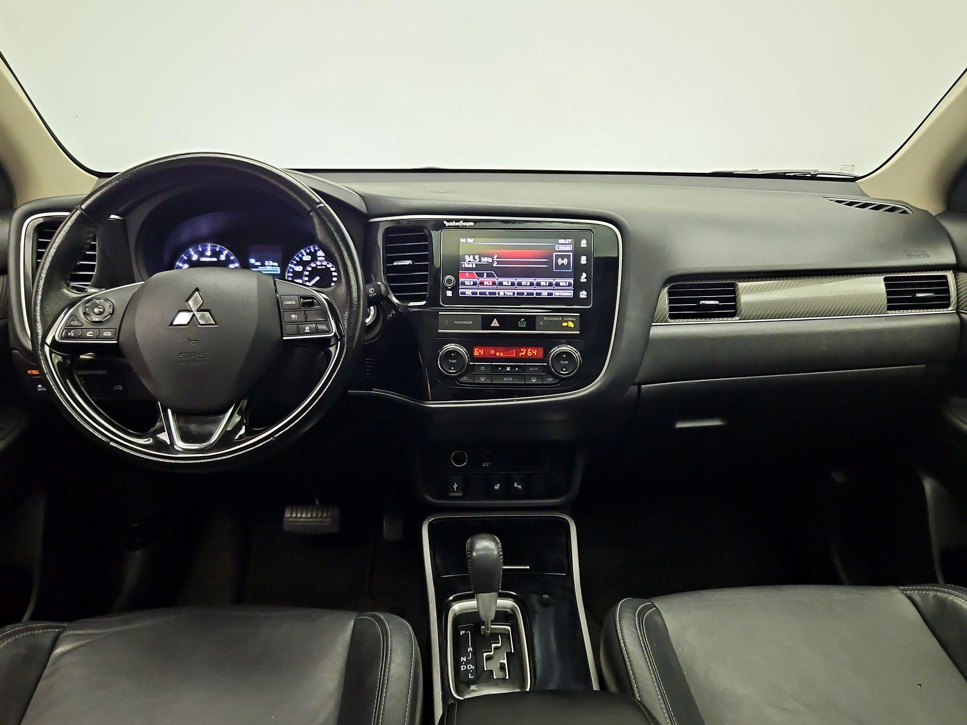 Thumbnail: 2019 Mitsubishi Outlander - 9