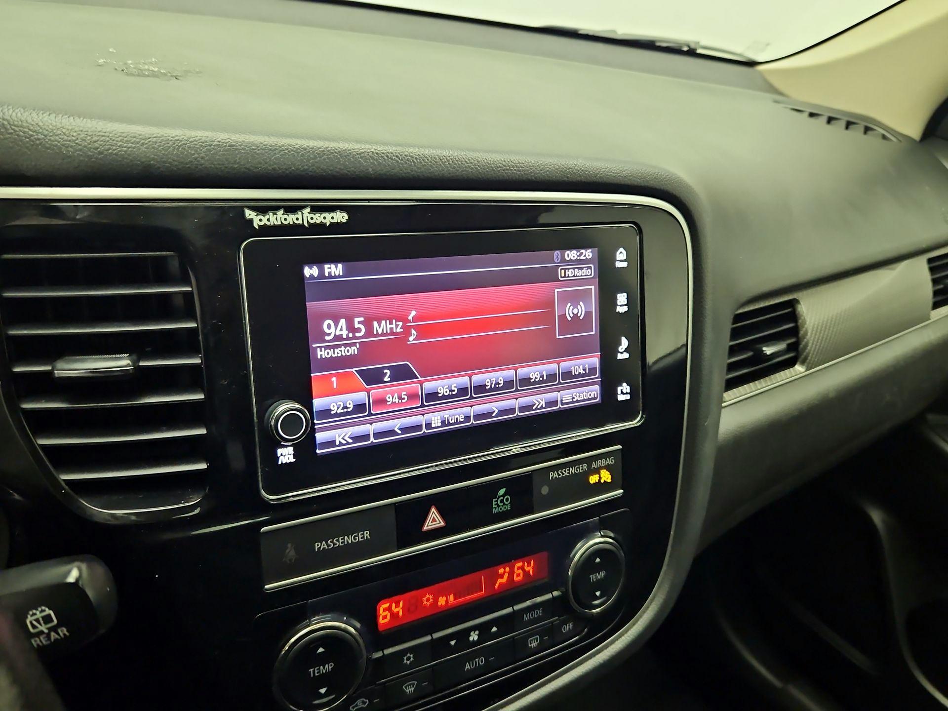 Thumbnail: 2019 Mitsubishi Outlander - 15