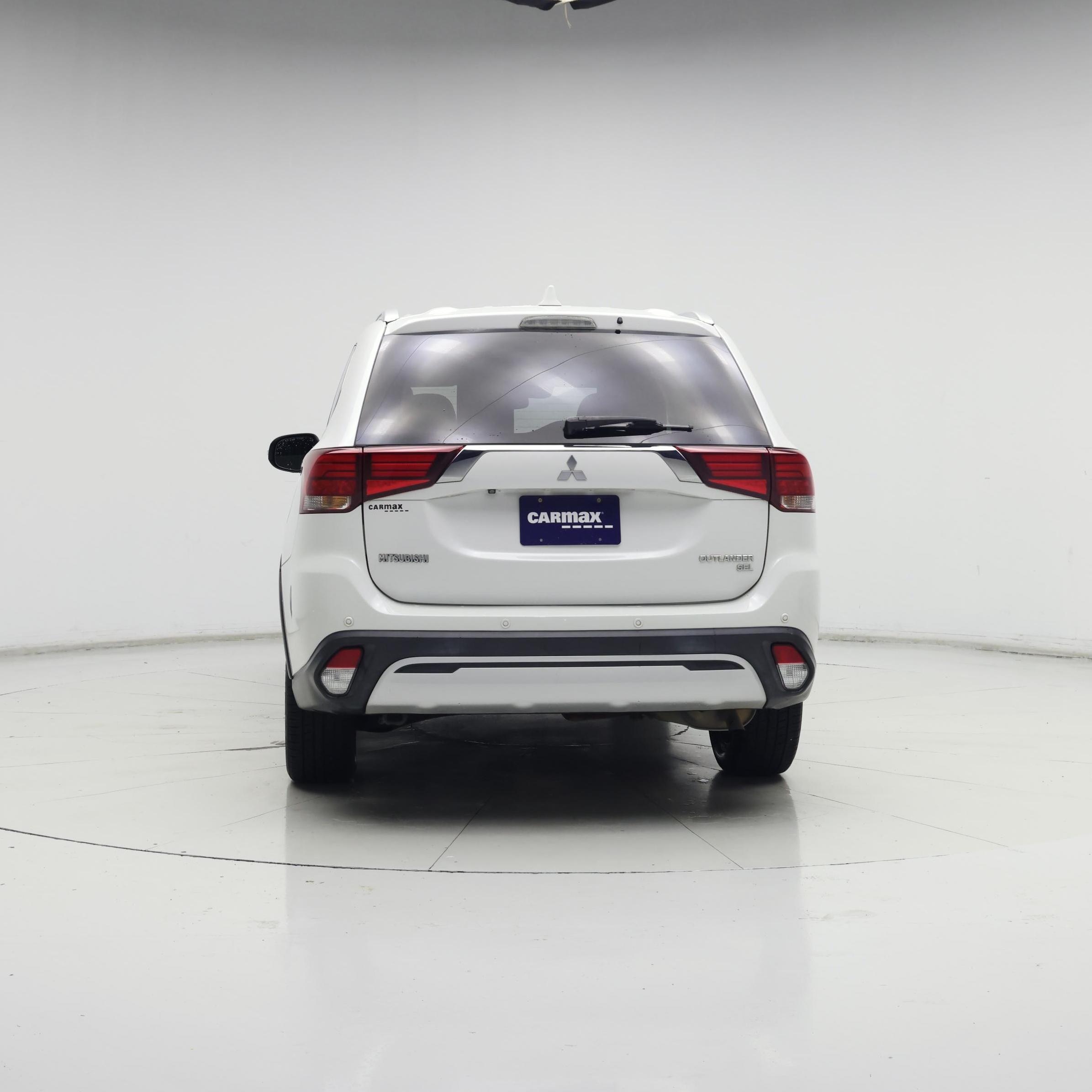 Thumbnail: 2019 Mitsubishi Outlander - 6