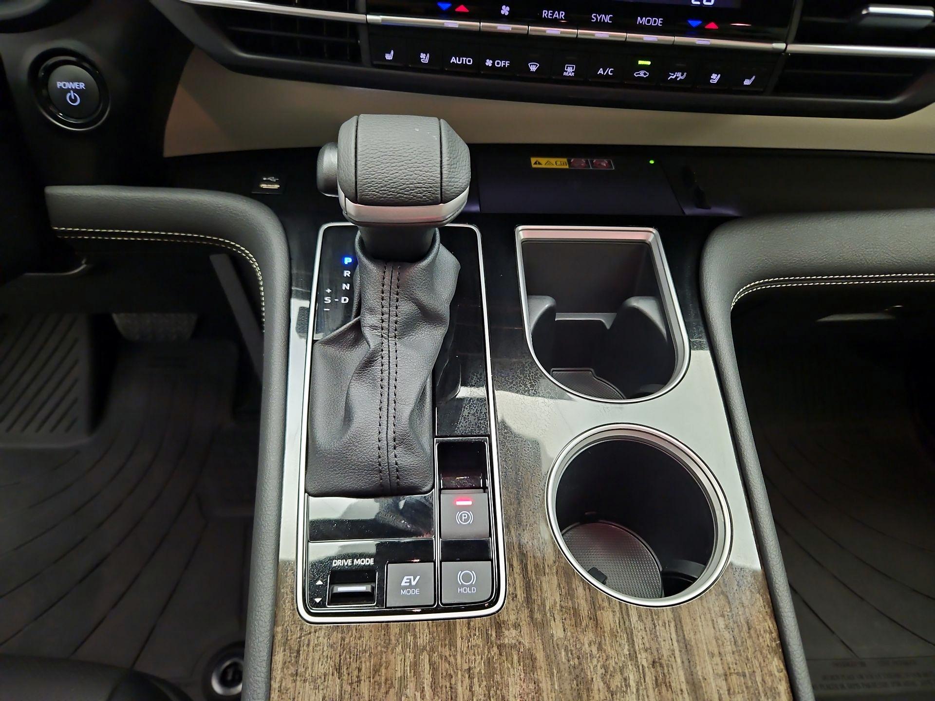 Thumbnail: 2025 Toyota Sienna - 17