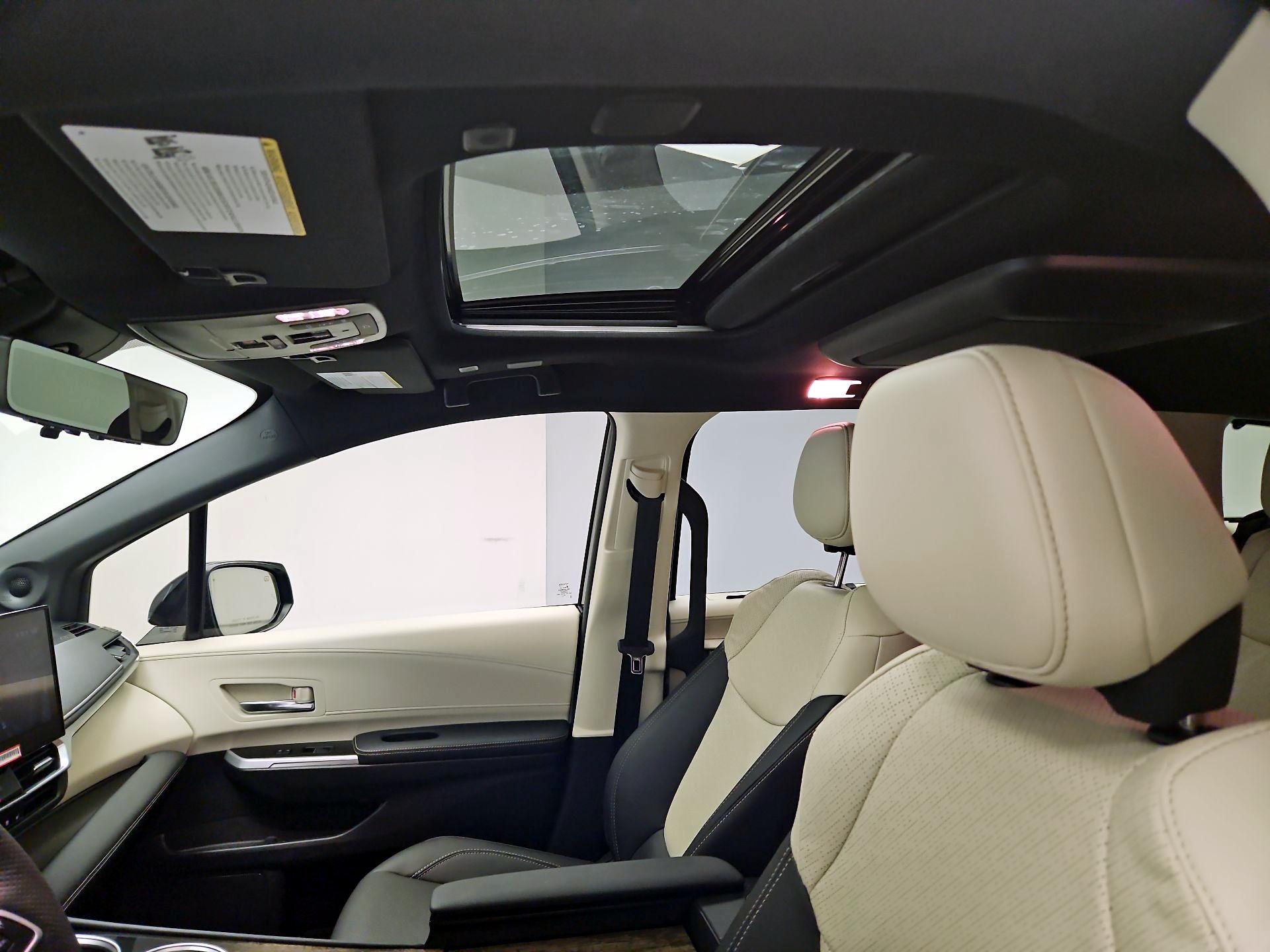 Thumbnail: 2025 Toyota Sienna - 19