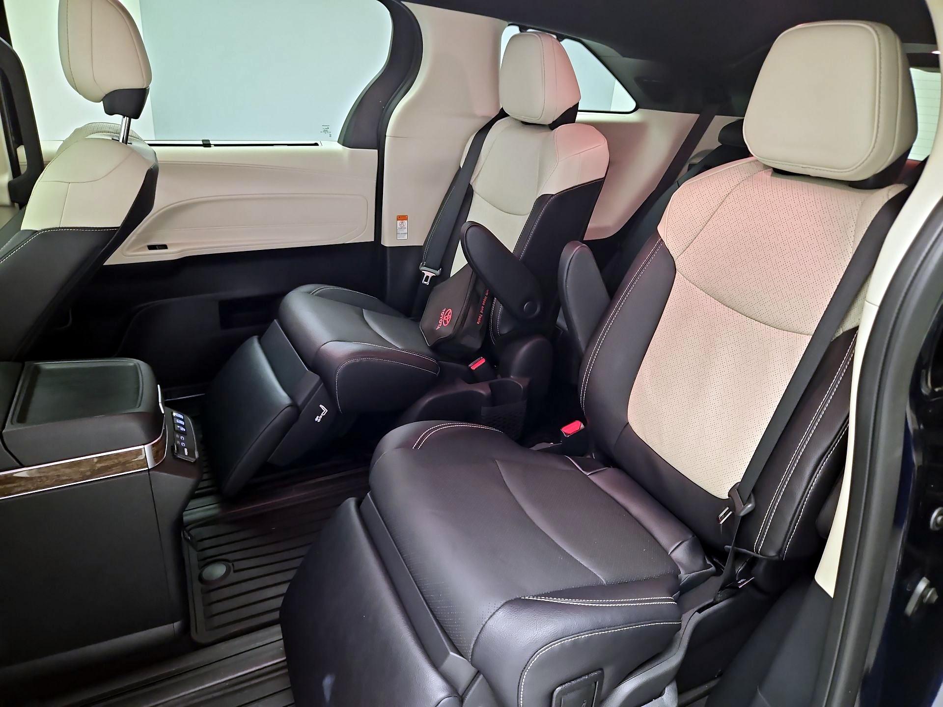 Thumbnail: 2025 Toyota Sienna - 20