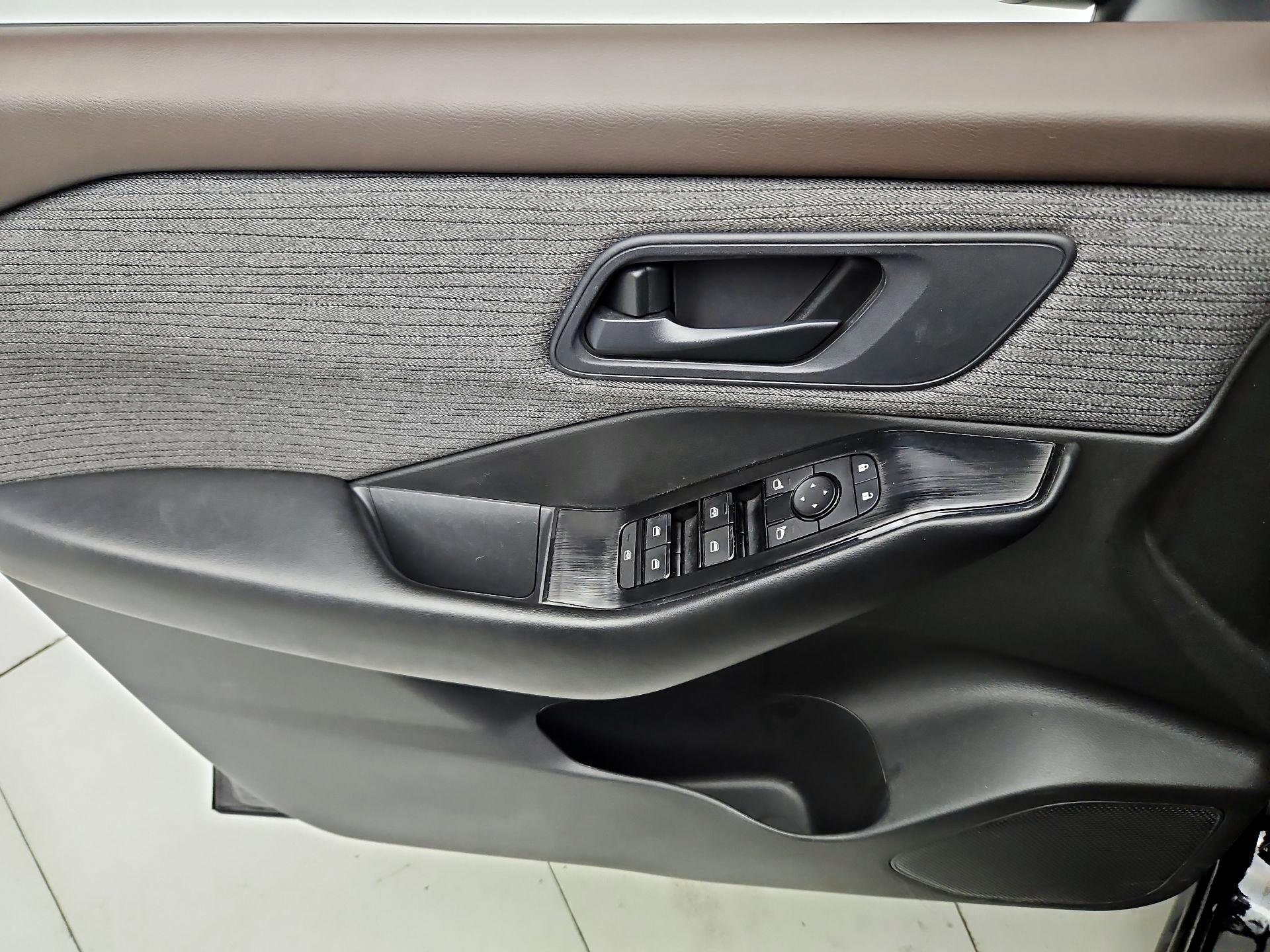 Thumbnail: 2023 Nissan Rogue - 12