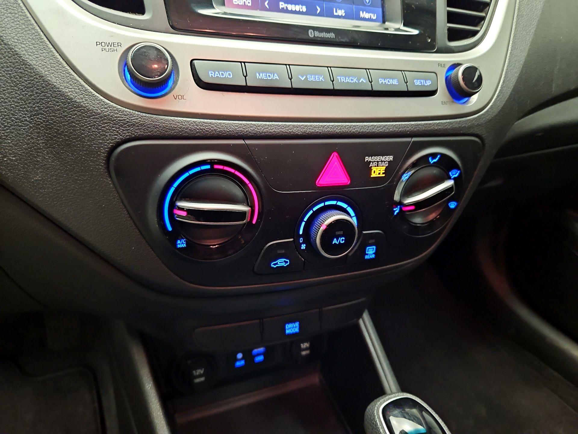 Thumbnail: 2019 Hyundai Accent - 16