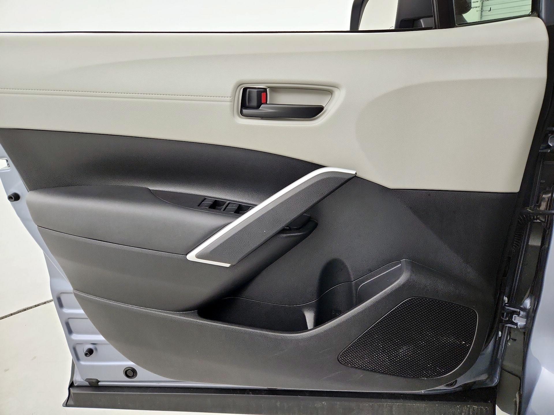 Thumbnail: 2022 Toyota Corolla Cross - 12