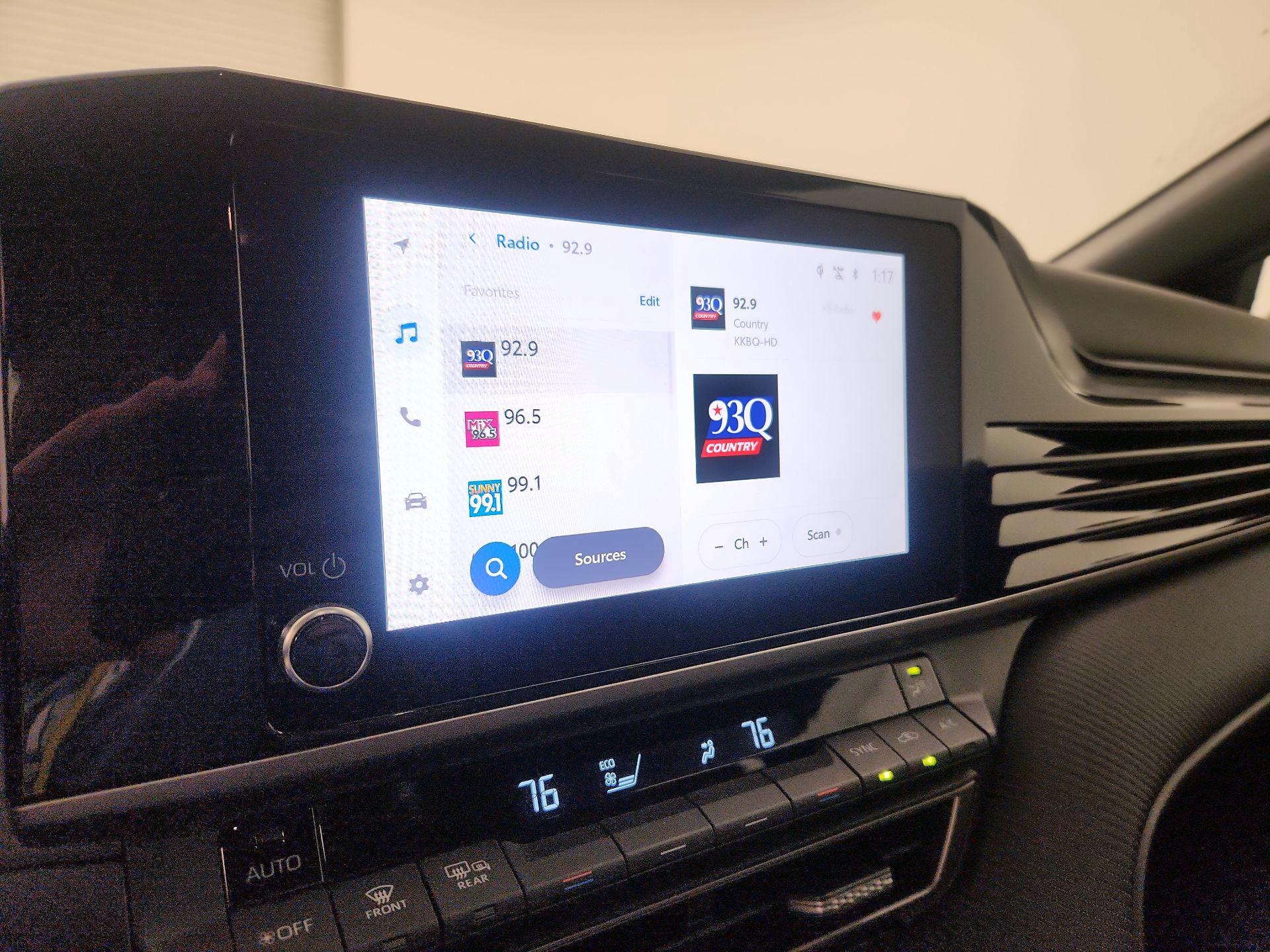 Thumbnail: 2025 Toyota Camry - 15