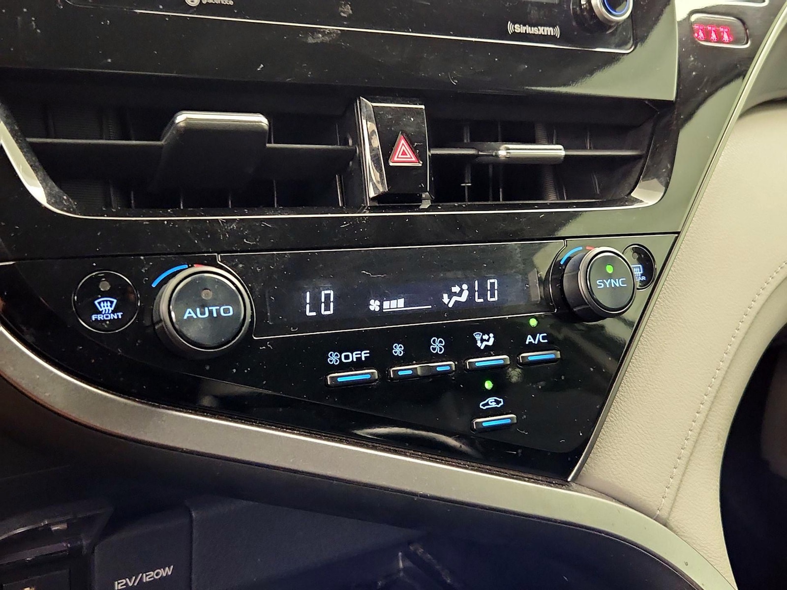 2023 Toyota Camry LE - Photo 17