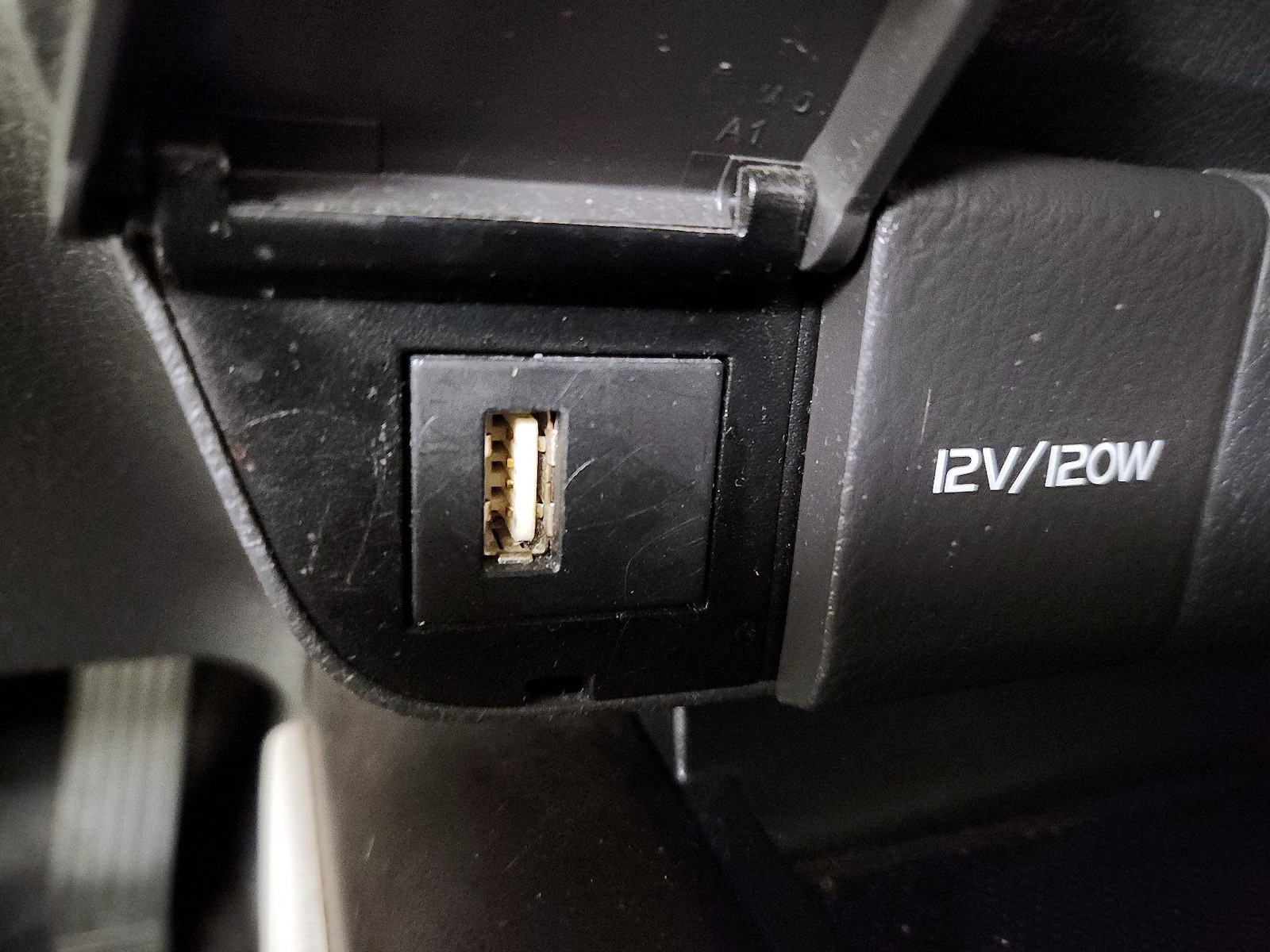 2023 Toyota Camry LE - Photo 19