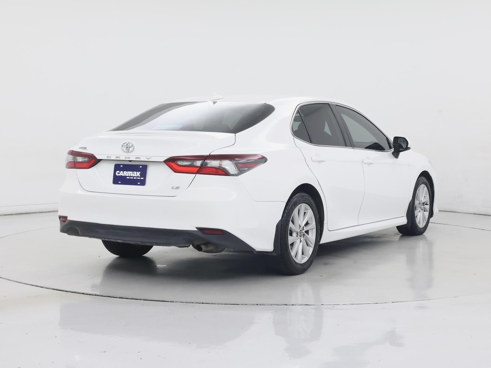 2023 Toyota Camry LE - Photo 9