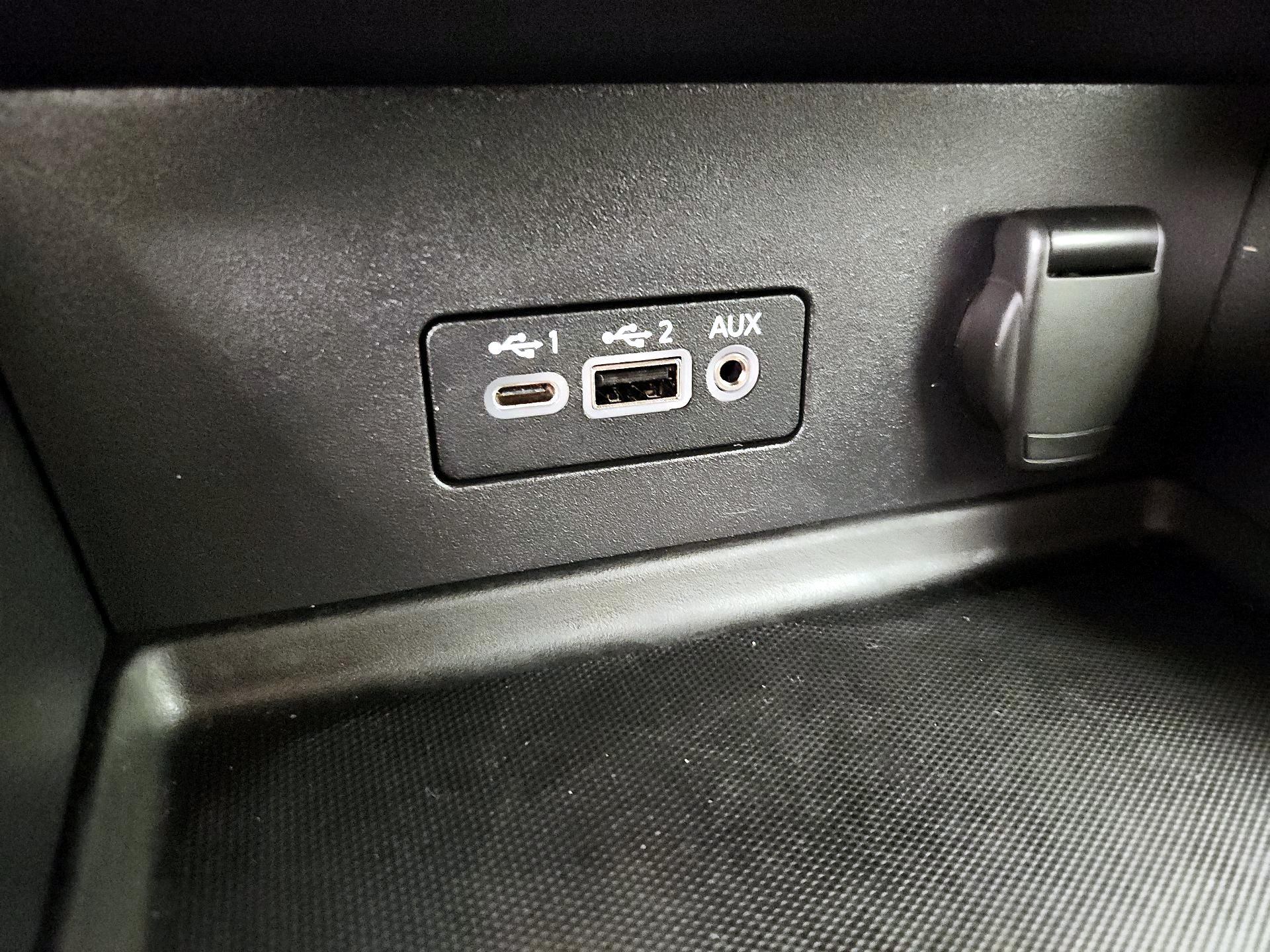 Thumbnail: 2023 Nissan Sentra - 18