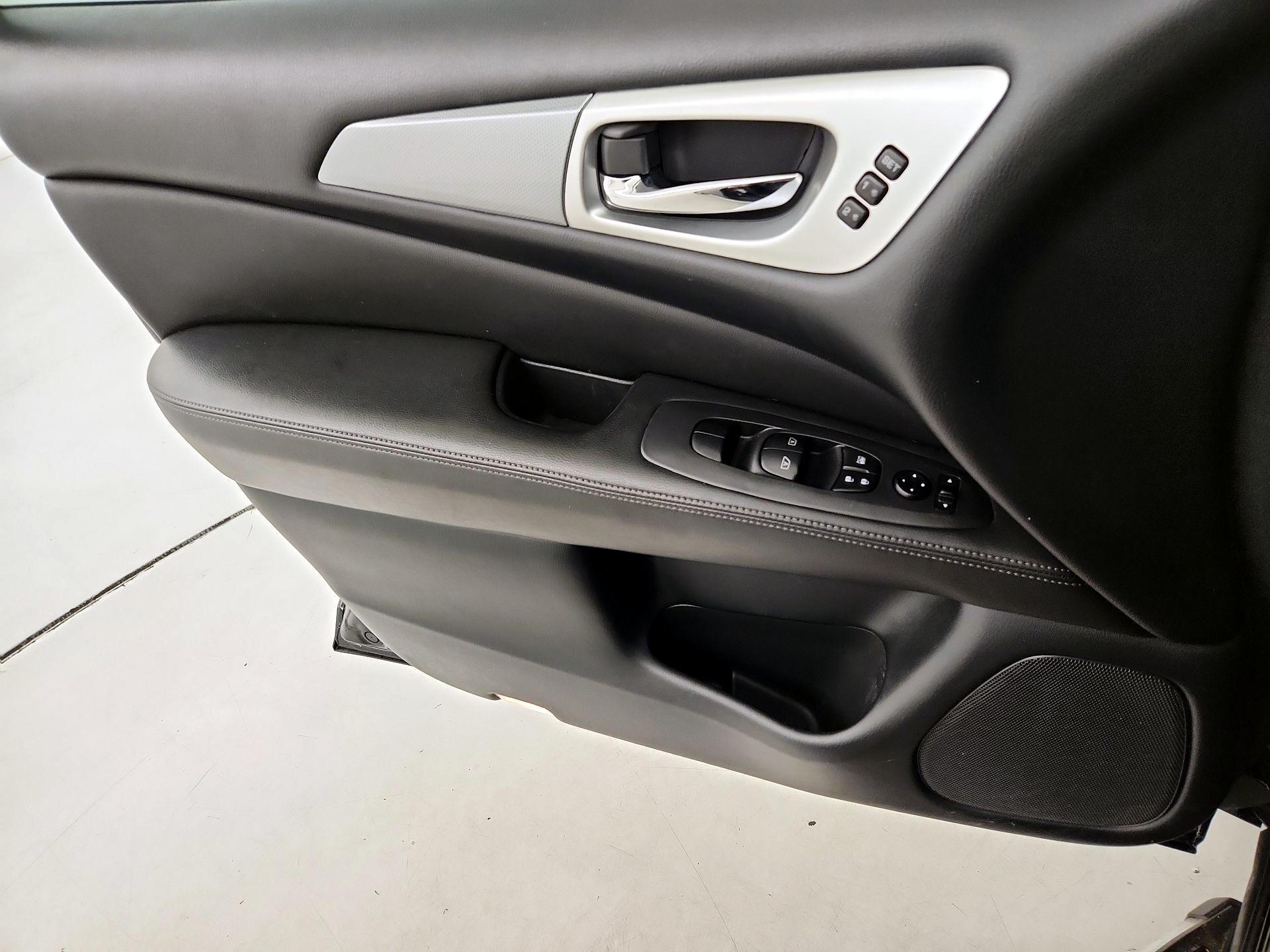 Thumbnail: 2020 Nissan Pathfinder - 12