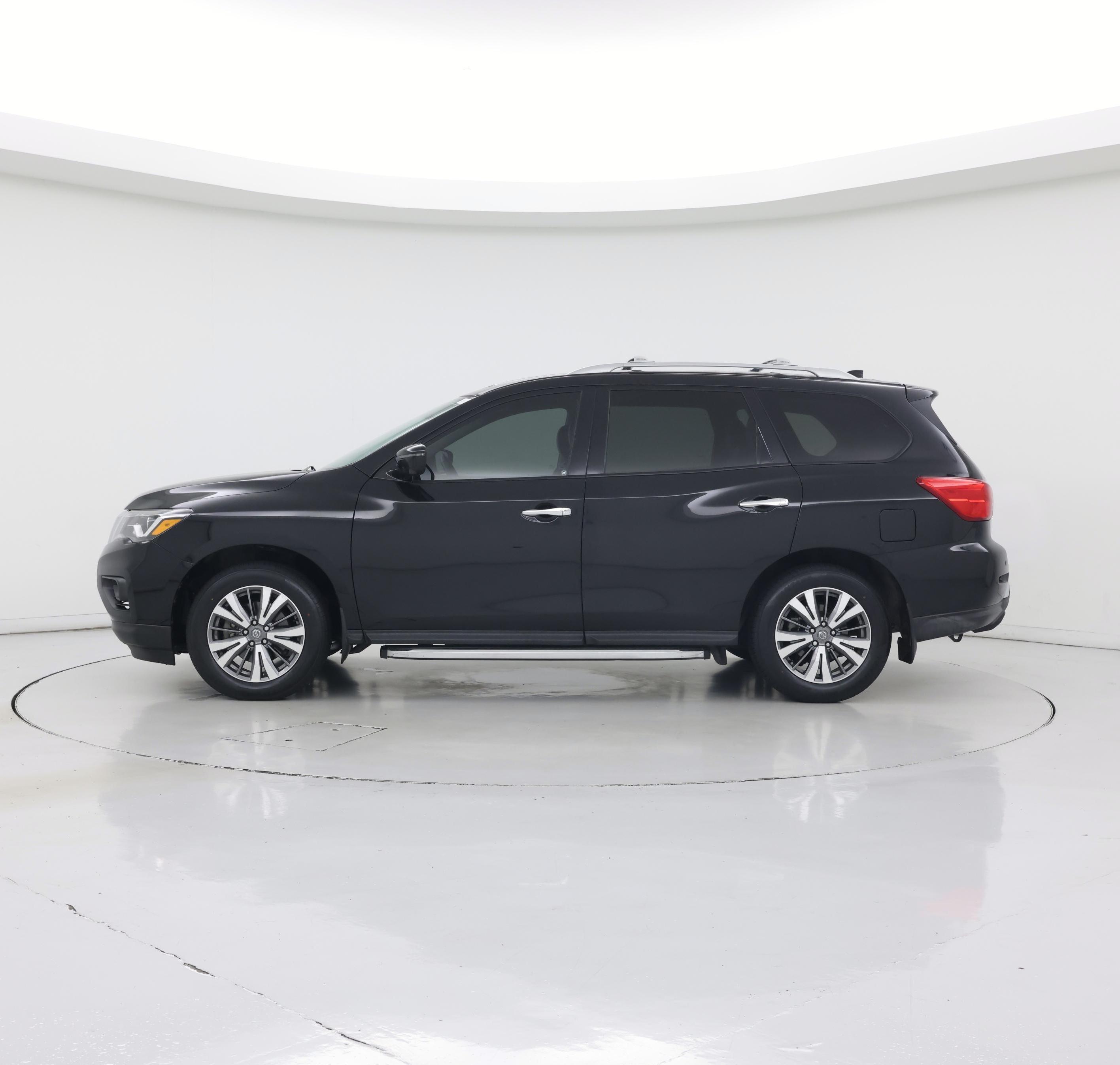 Thumbnail: 2020 Nissan Pathfinder - 3