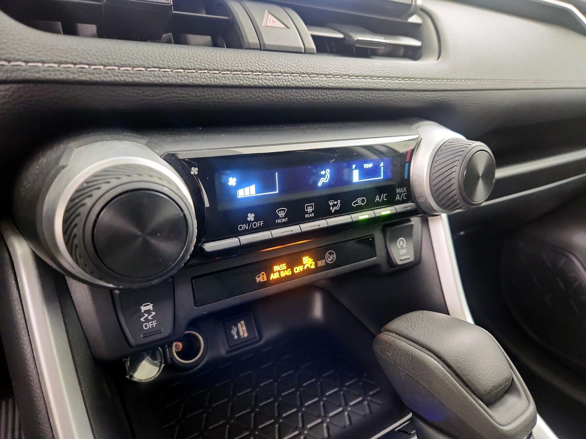 Thumbnail: 2025 Toyota RAV4 - 16