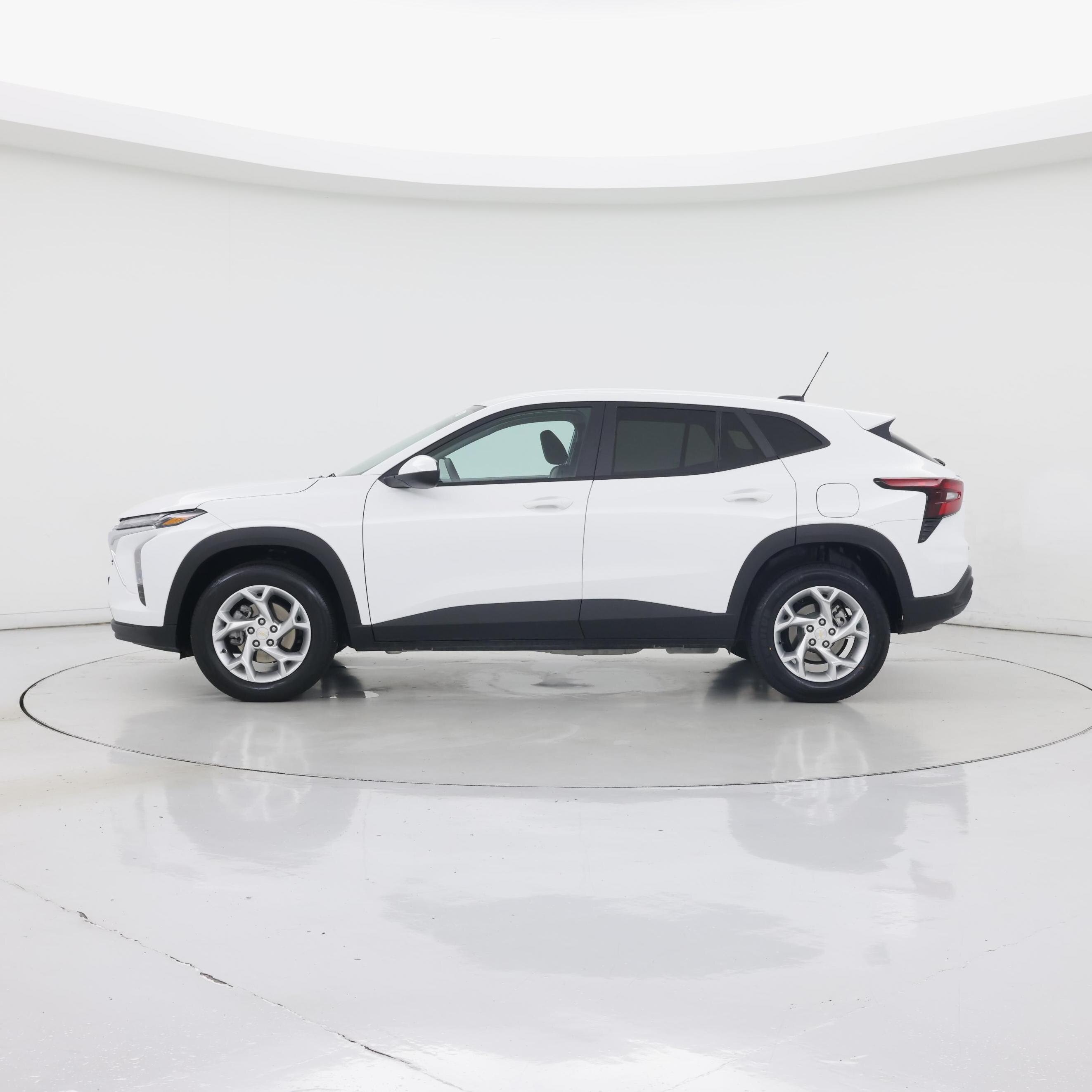 Thumbnail: 2025 Chevrolet Trax - 3