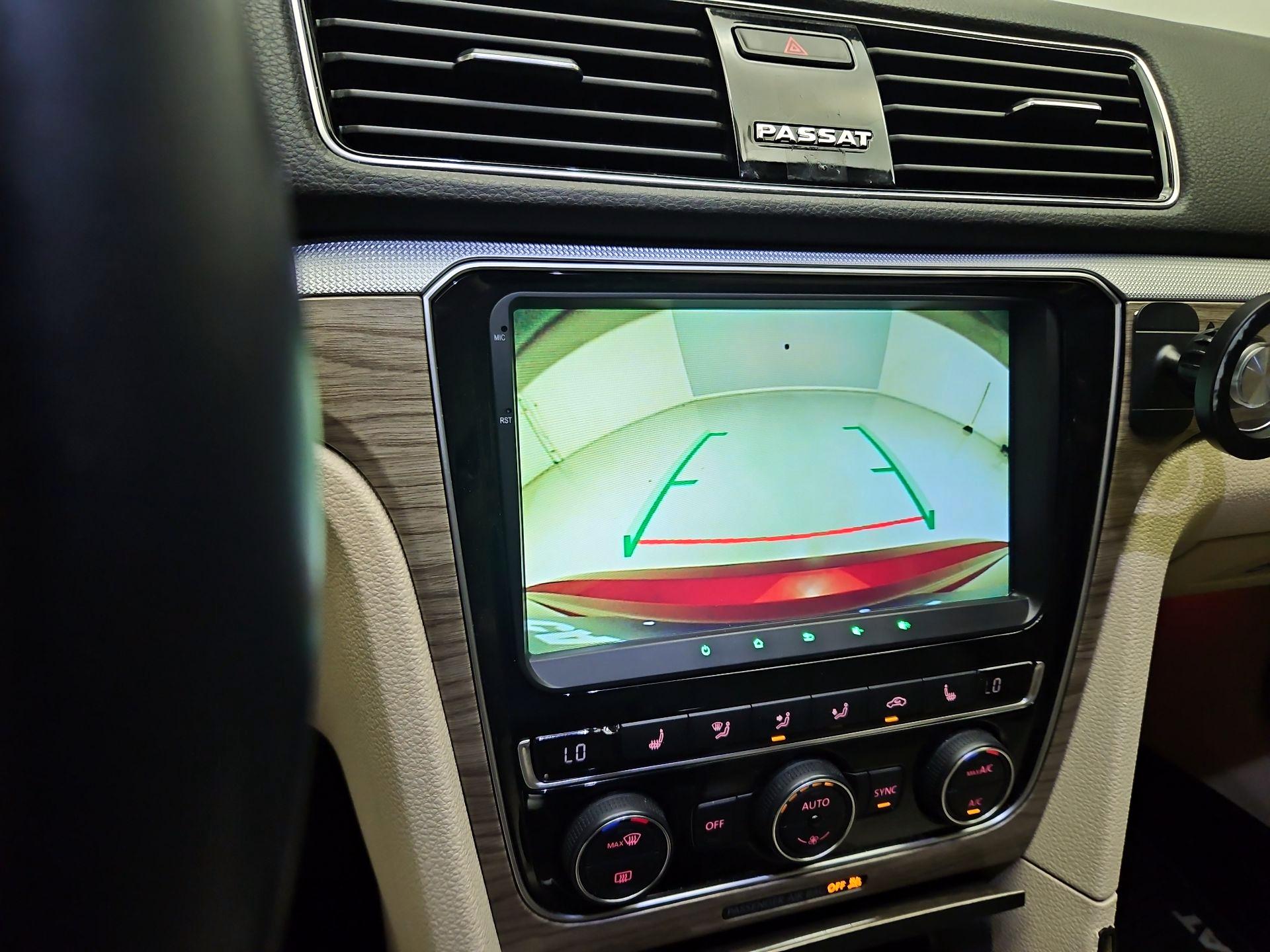 Thumbnail: 2018 Volkswagen Passat - 14