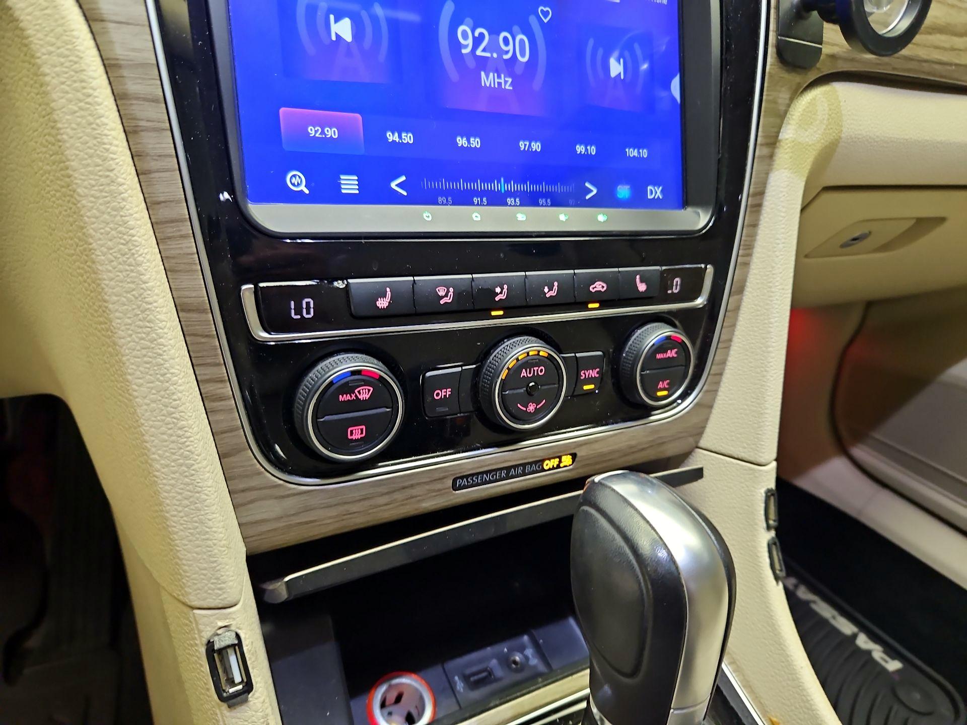 Thumbnail: 2018 Volkswagen Passat - 16