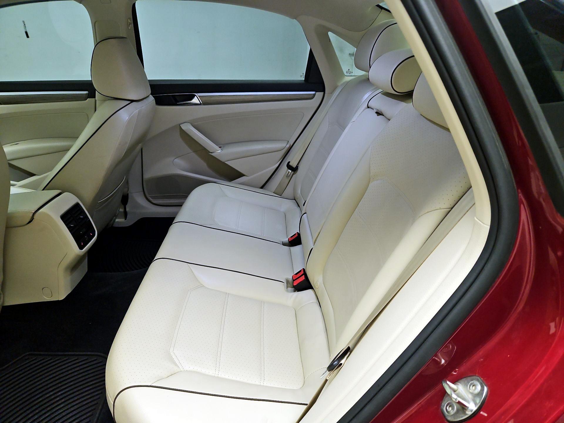 Thumbnail: 2018 Volkswagen Passat - 20