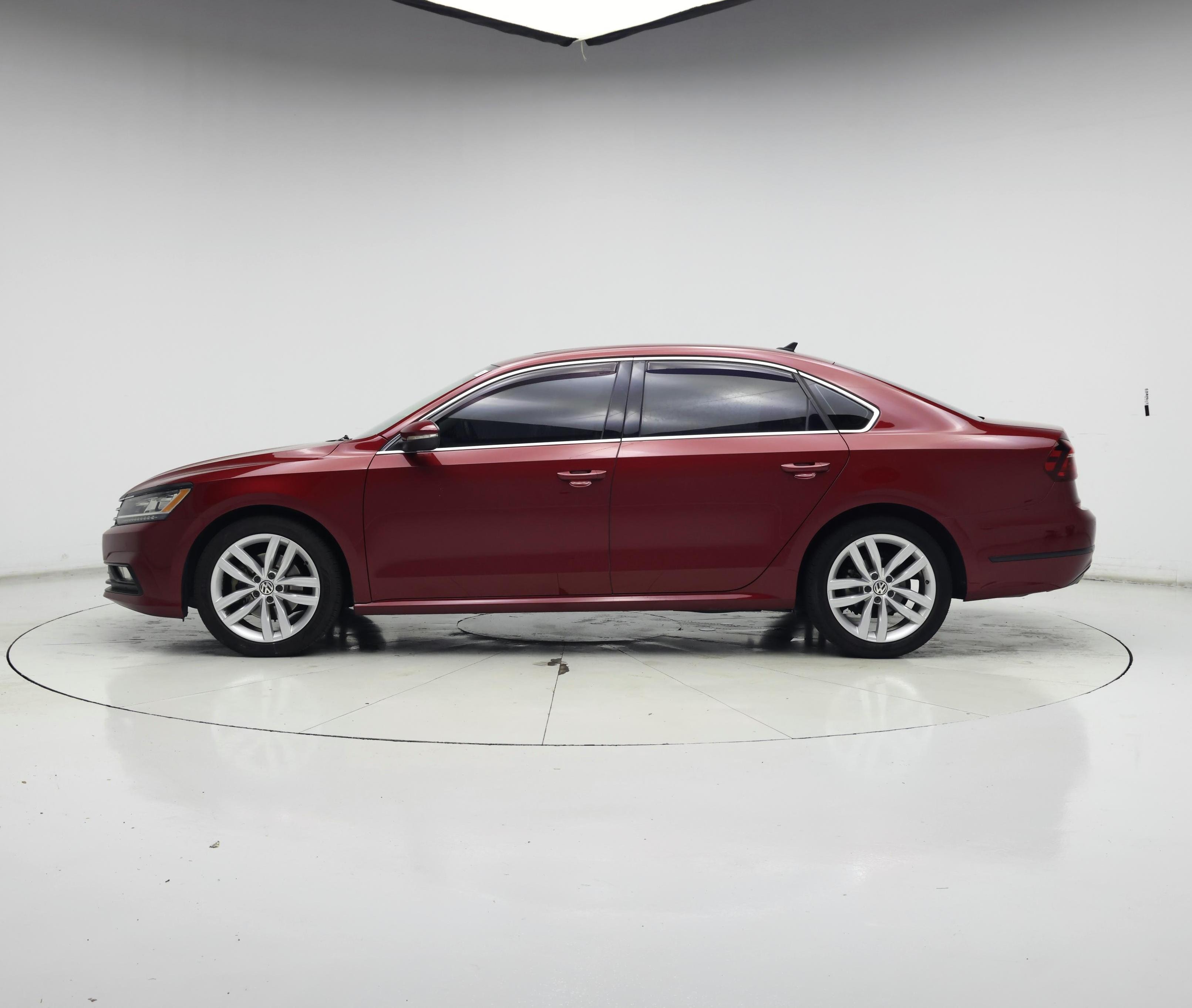 Thumbnail: 2018 Volkswagen Passat - 3