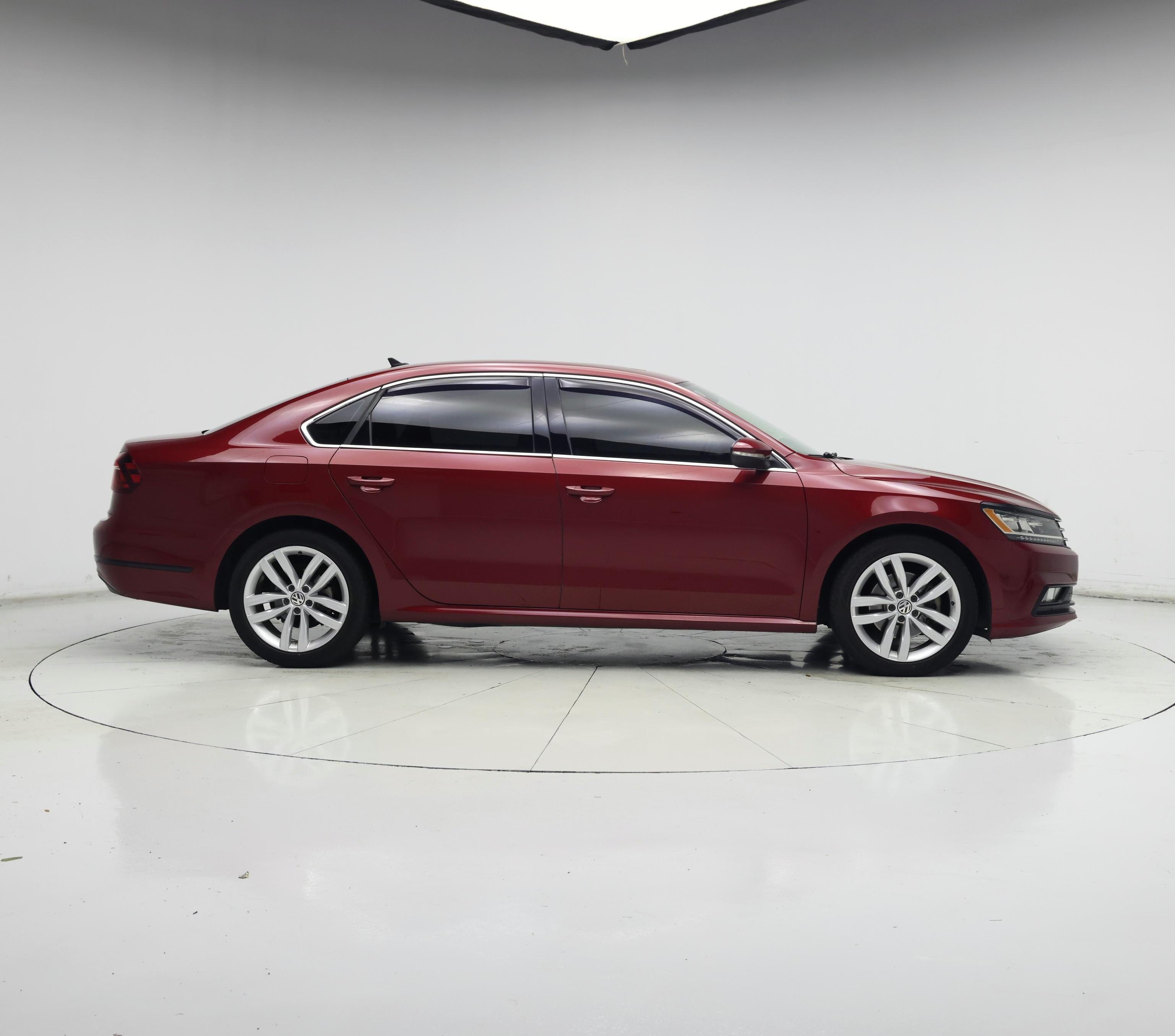 Thumbnail: 2018 Volkswagen Passat - 7