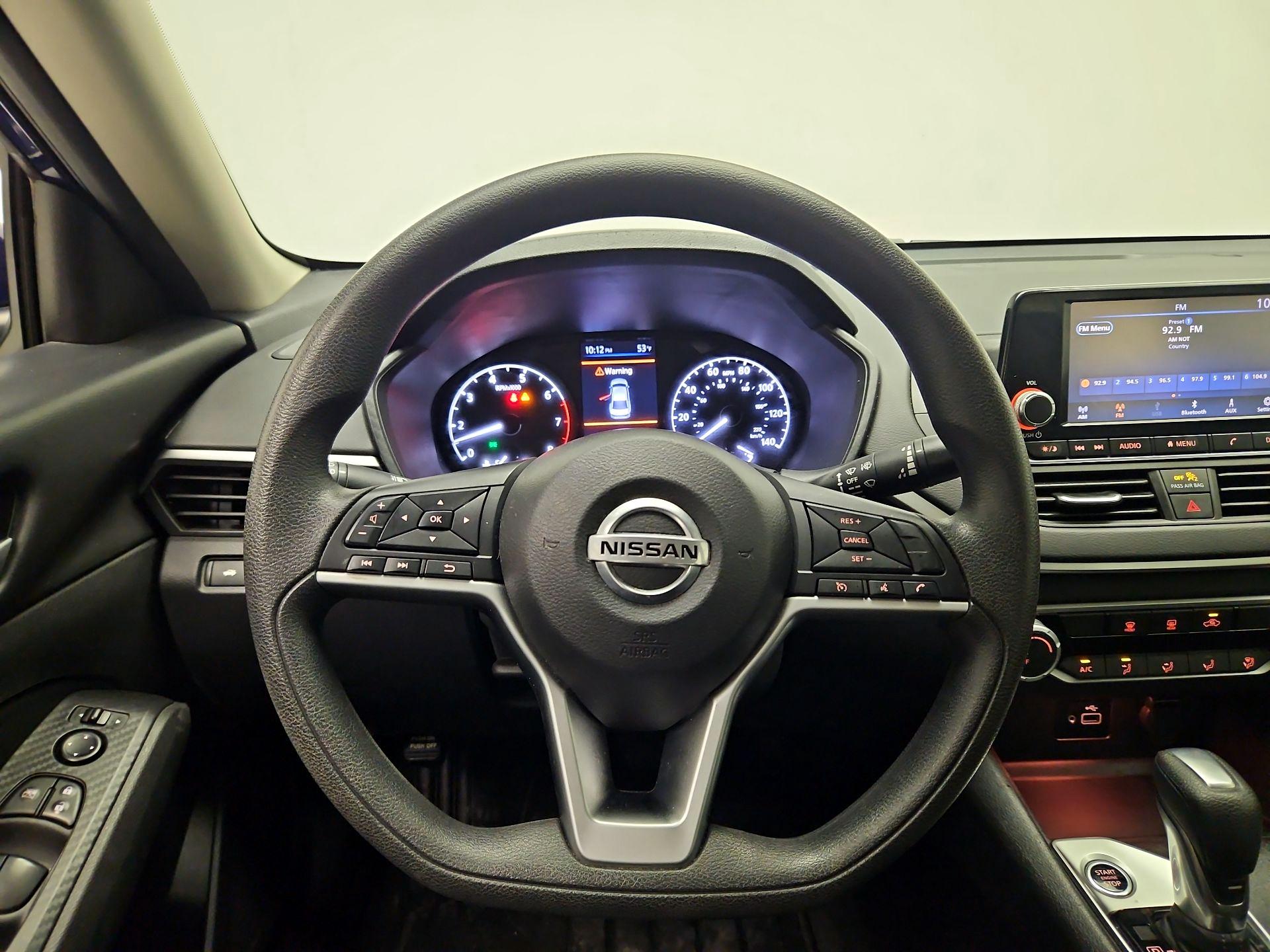 Thumbnail: 2021 Nissan Altima - 10