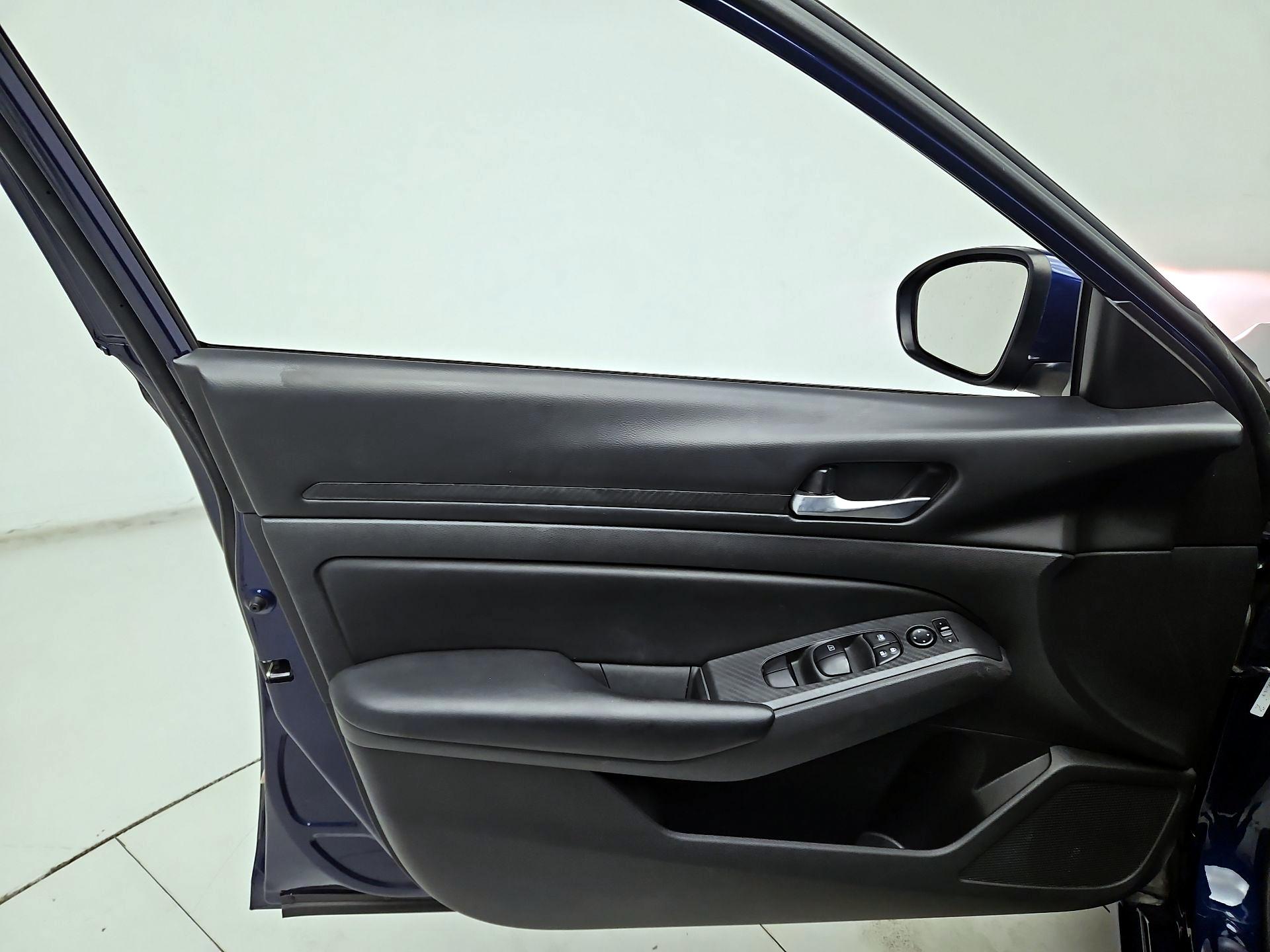 Thumbnail: 2021 Nissan Altima - 12