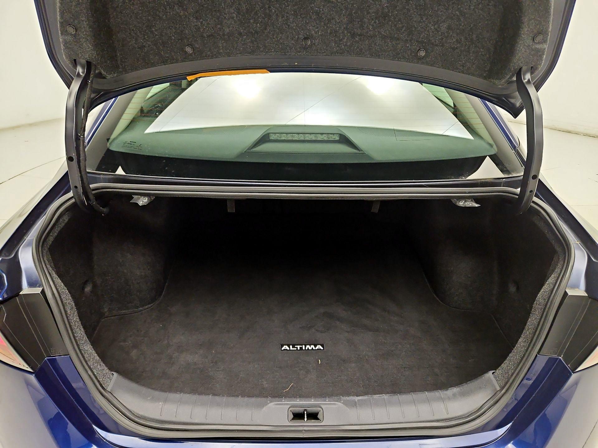 Thumbnail: 2021 Nissan Altima - 18