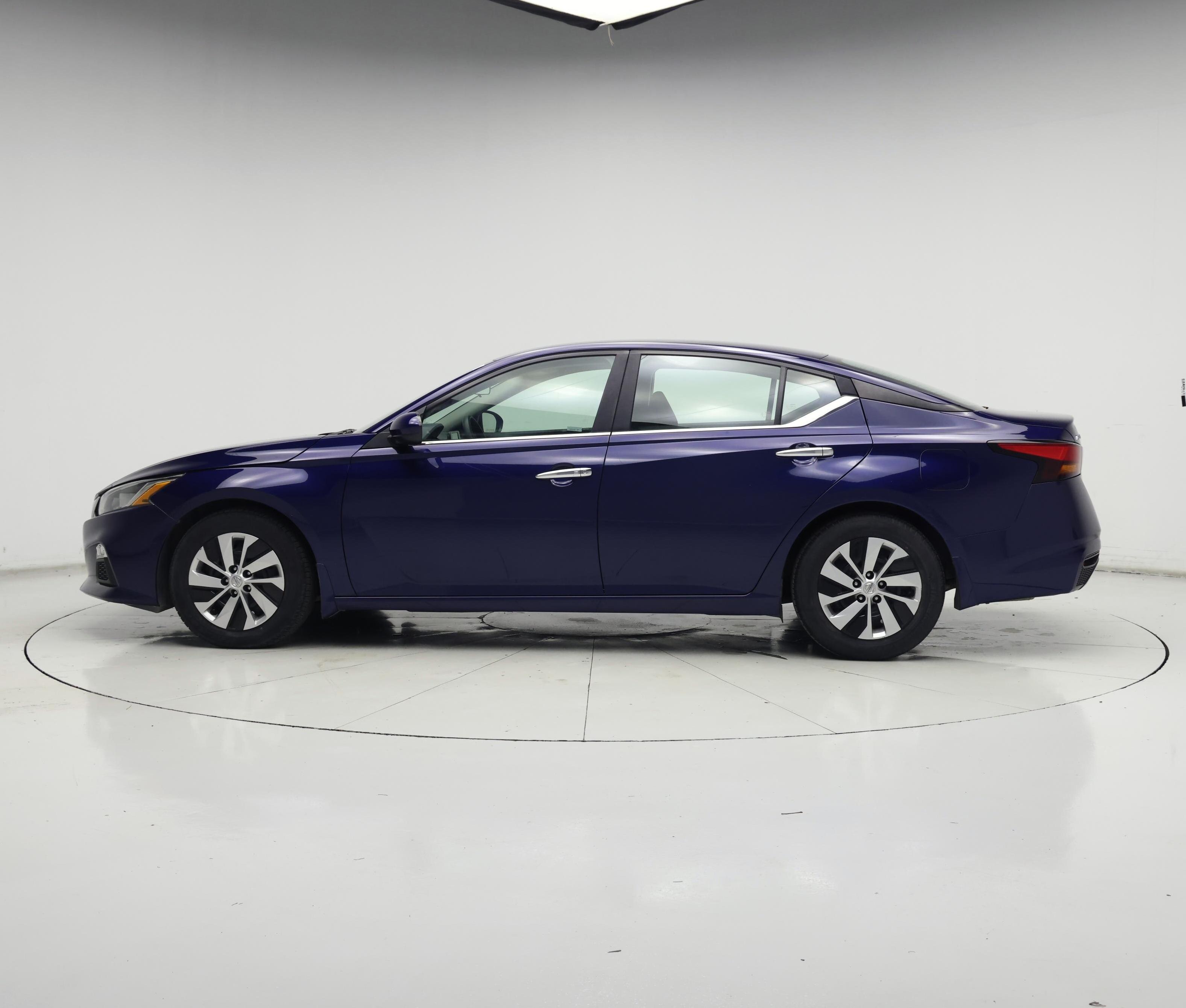 Thumbnail: 2021 Nissan Altima - 3