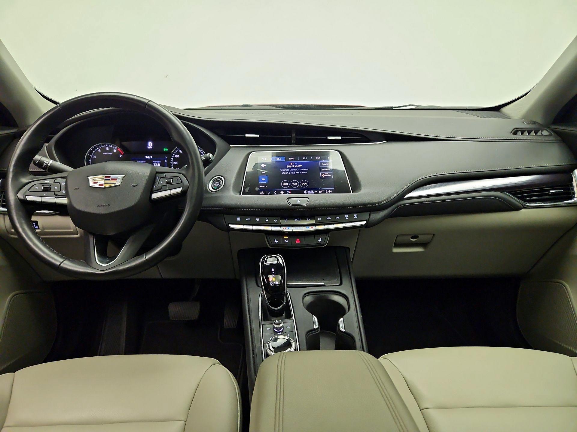 Thumbnail: 2022 Cadillac XT4 - 9