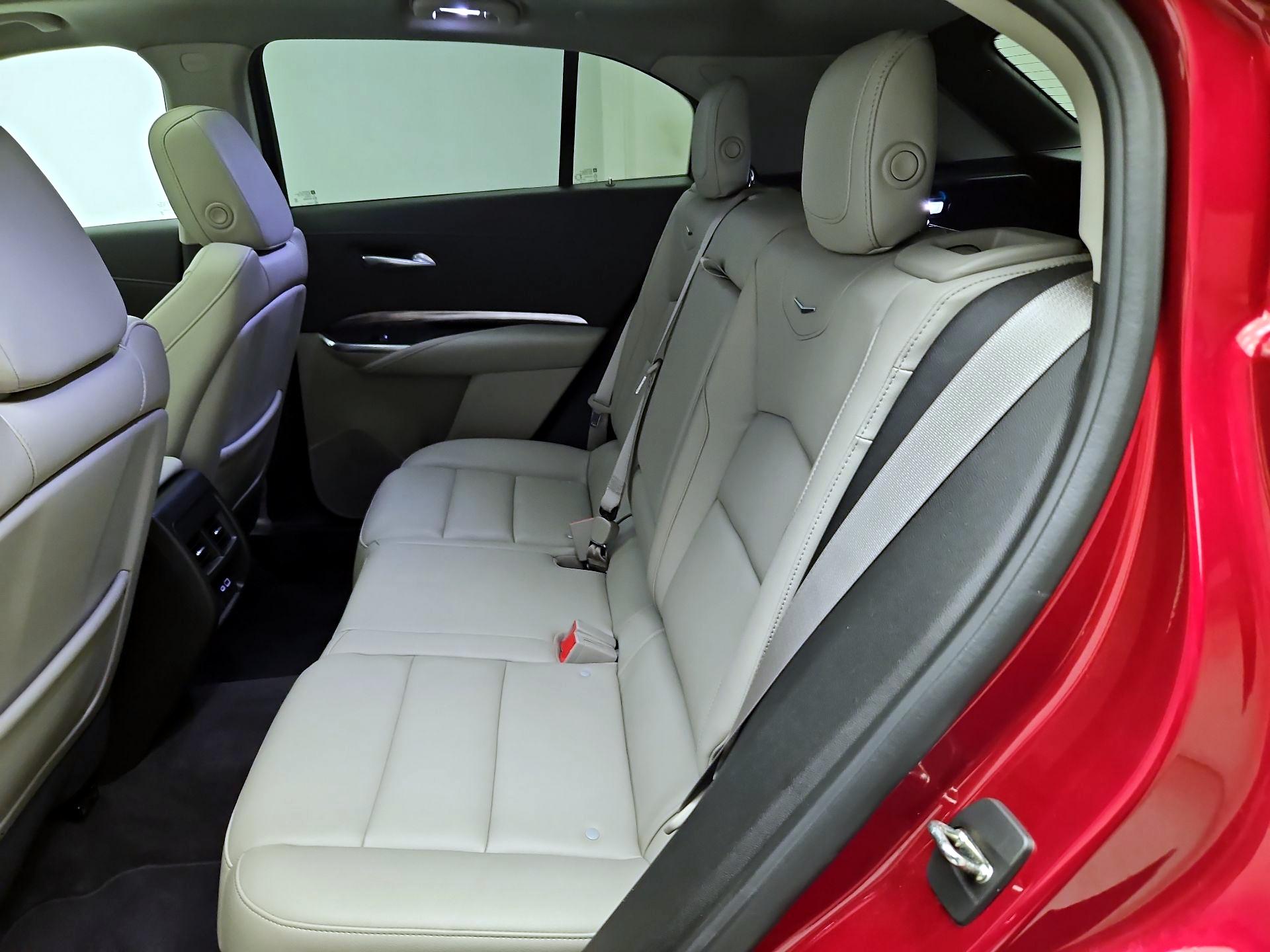 Thumbnail: 2022 Cadillac XT4 - 20