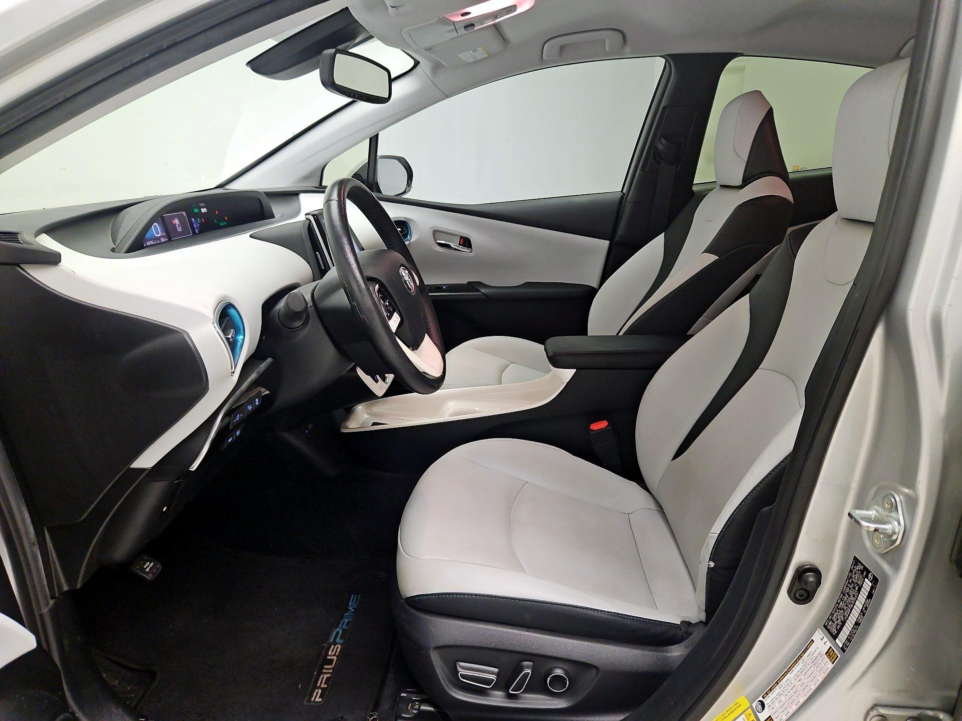 Thumbnail: 2017 Toyota Prius Prime - 11